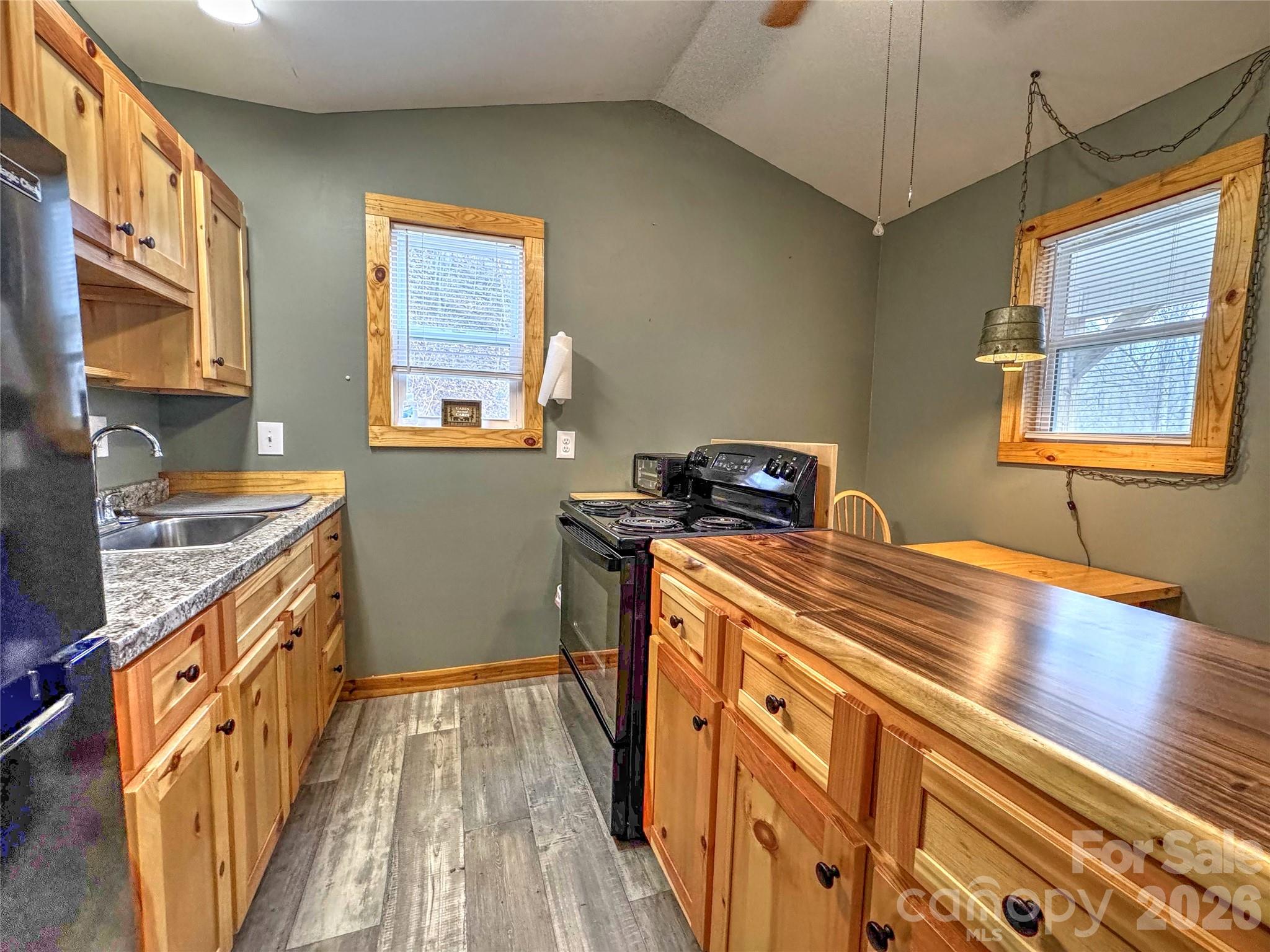 3807 Hwy 28 Highway — Robbinsville