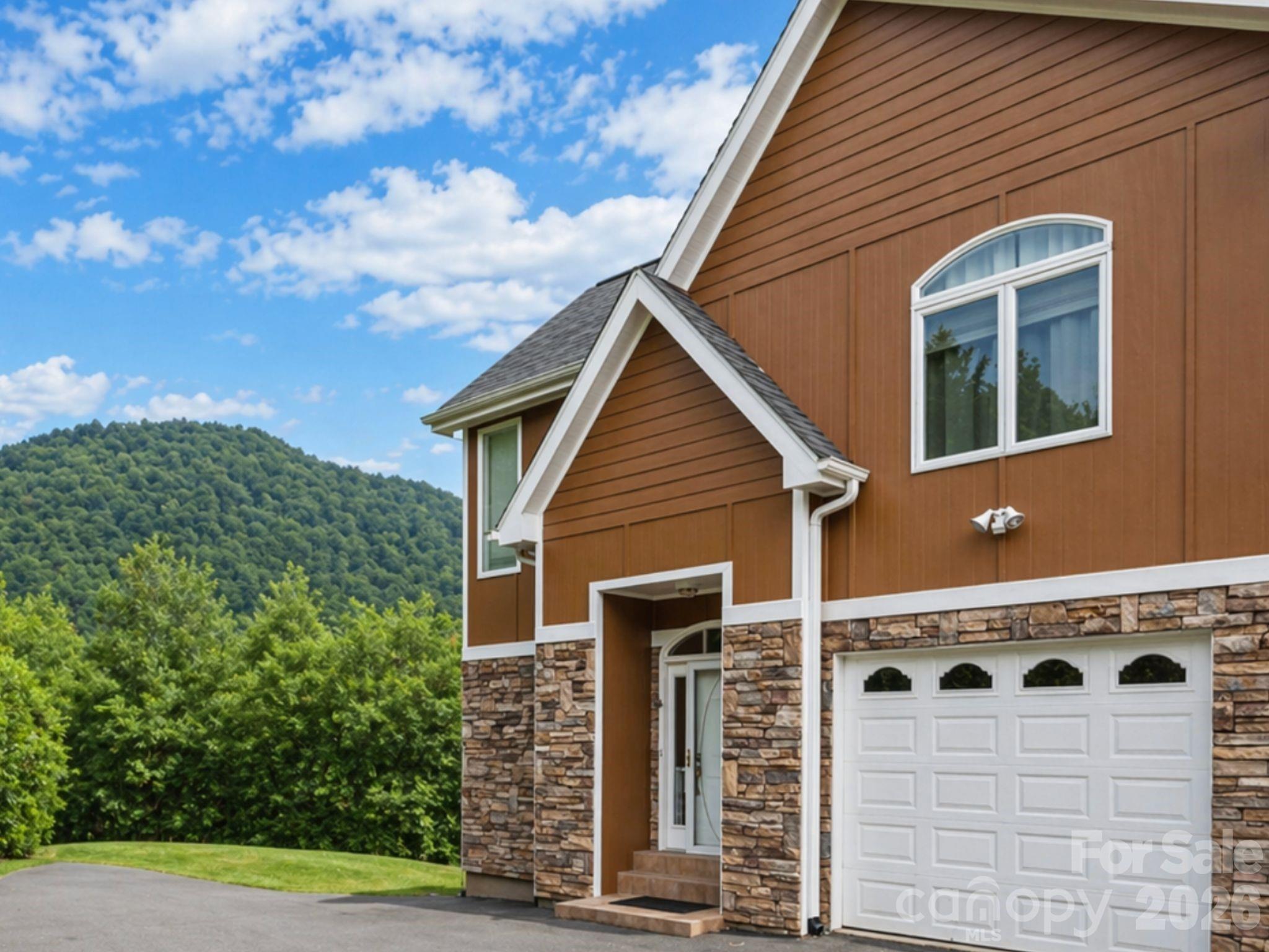 73 Dalya Road — Swannanoa