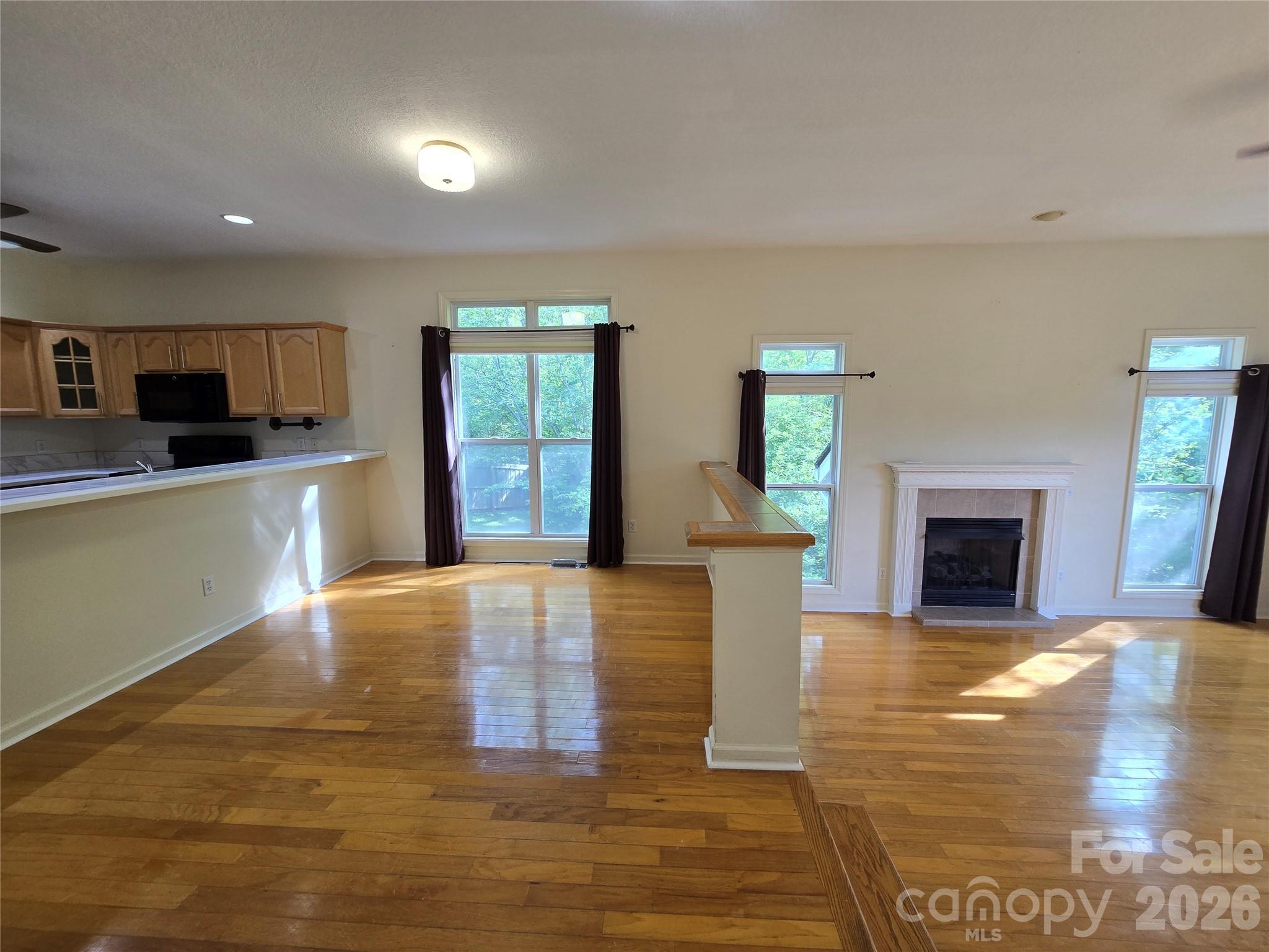 73 Dalya Road — Swannanoa