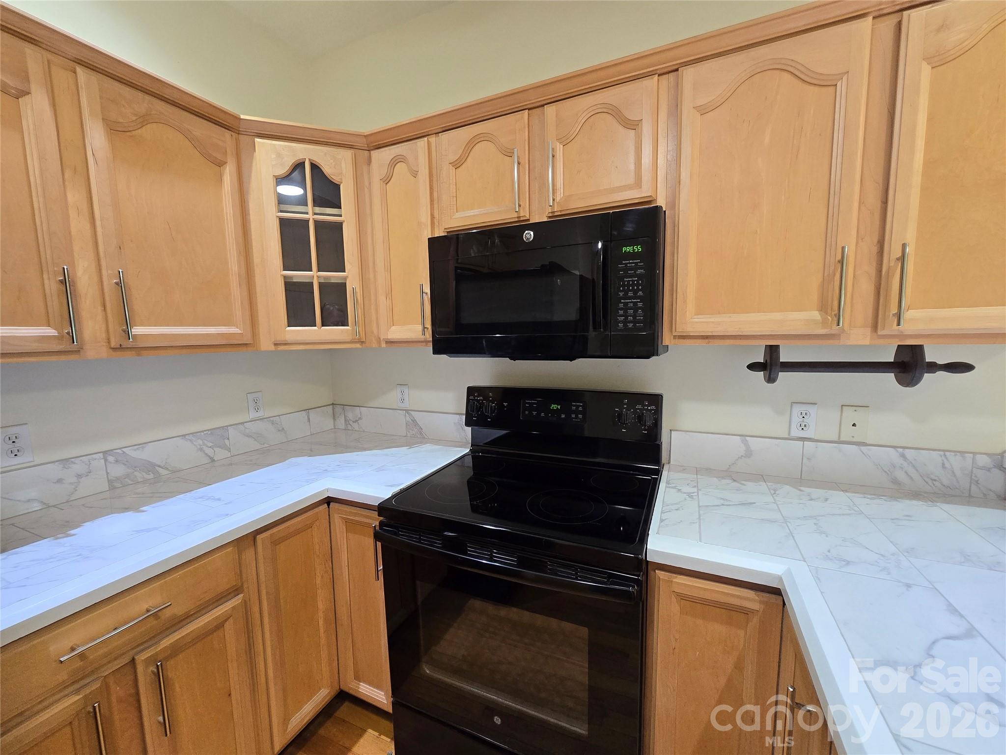 73 Dalya Road — Swannanoa