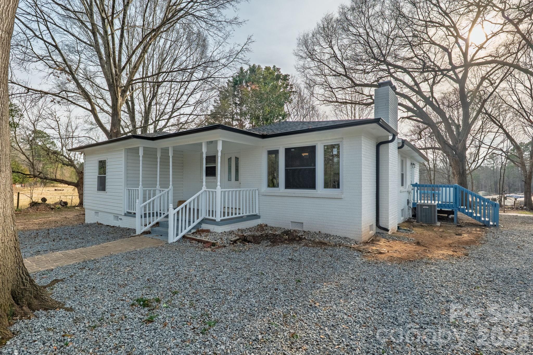 2447 Old NC 27 Highway #10 — Mount Holly