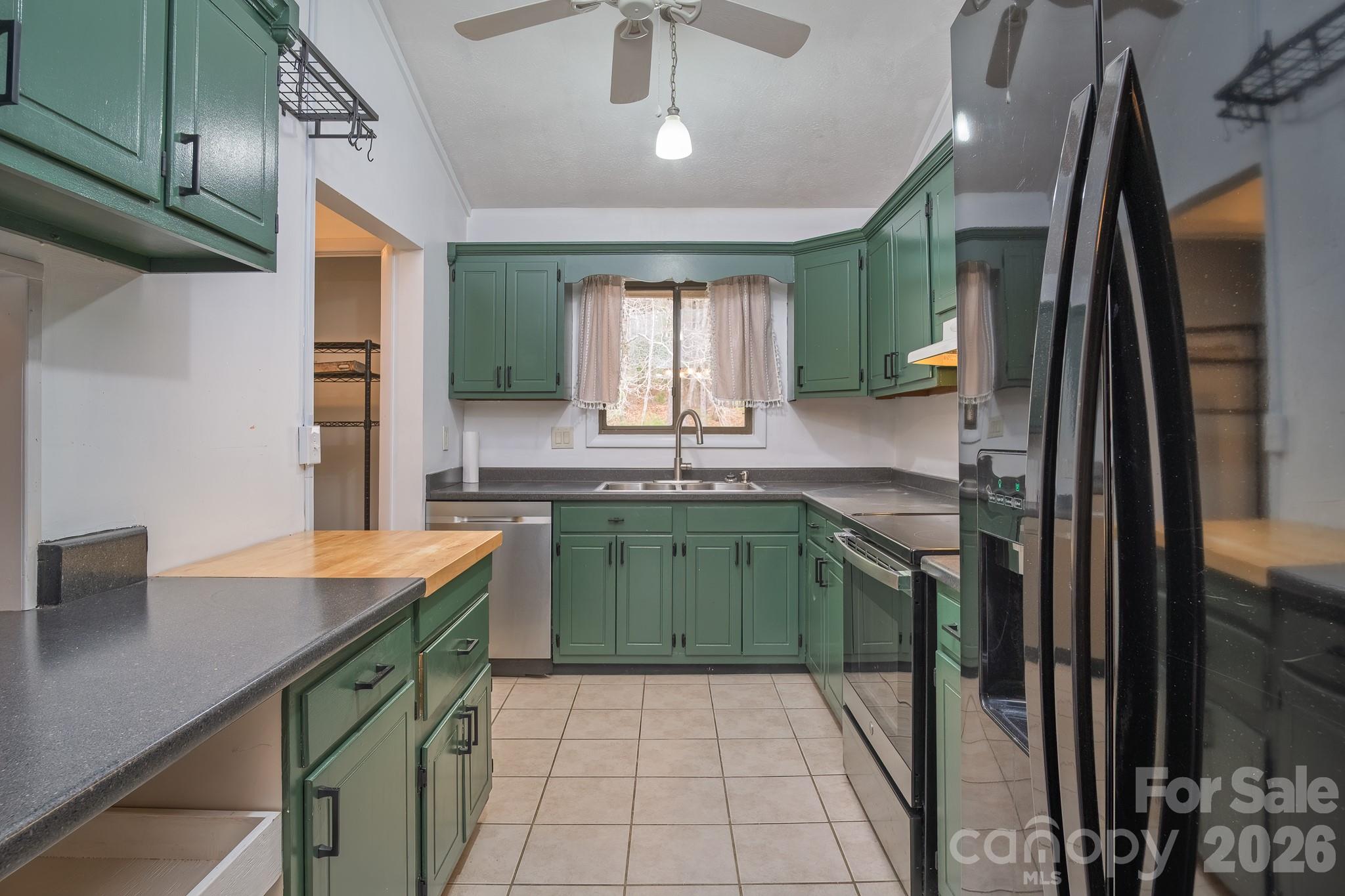1813 Glen Cannon Drive — Pisgah Forest