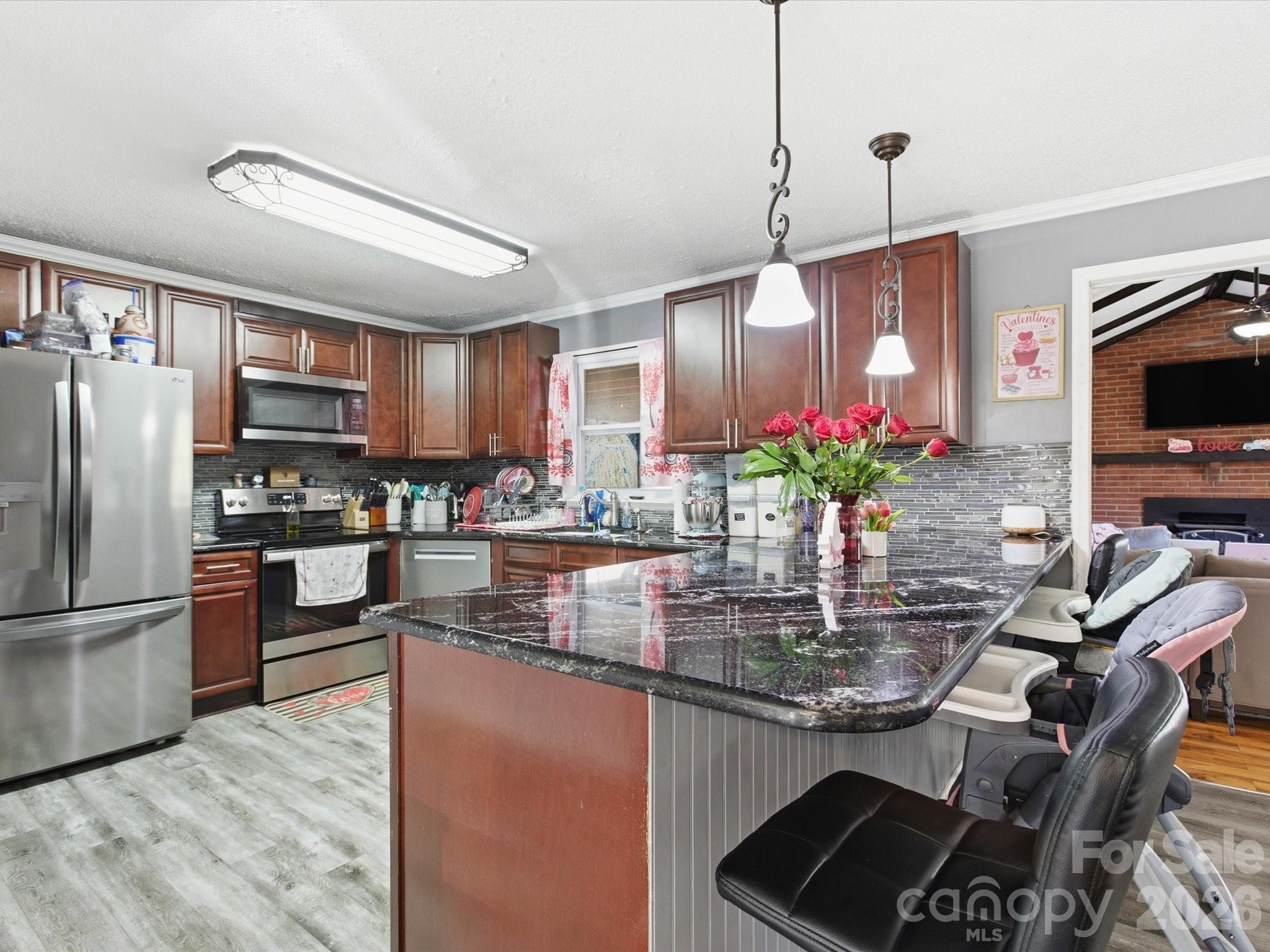 2694 Pineview Drive — Lancaster