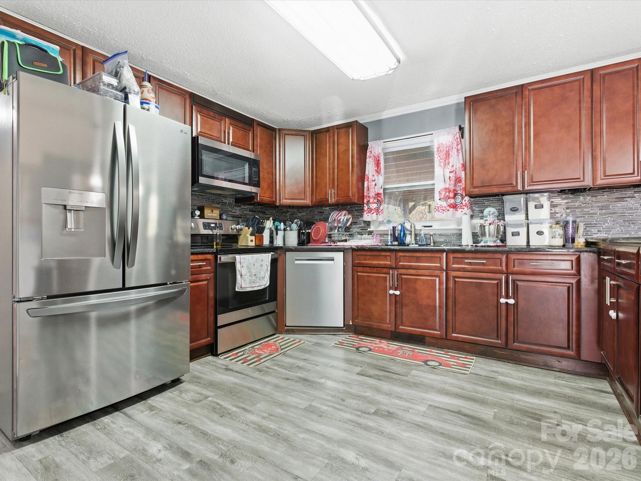 2694 Pineview Drive — Lancaster