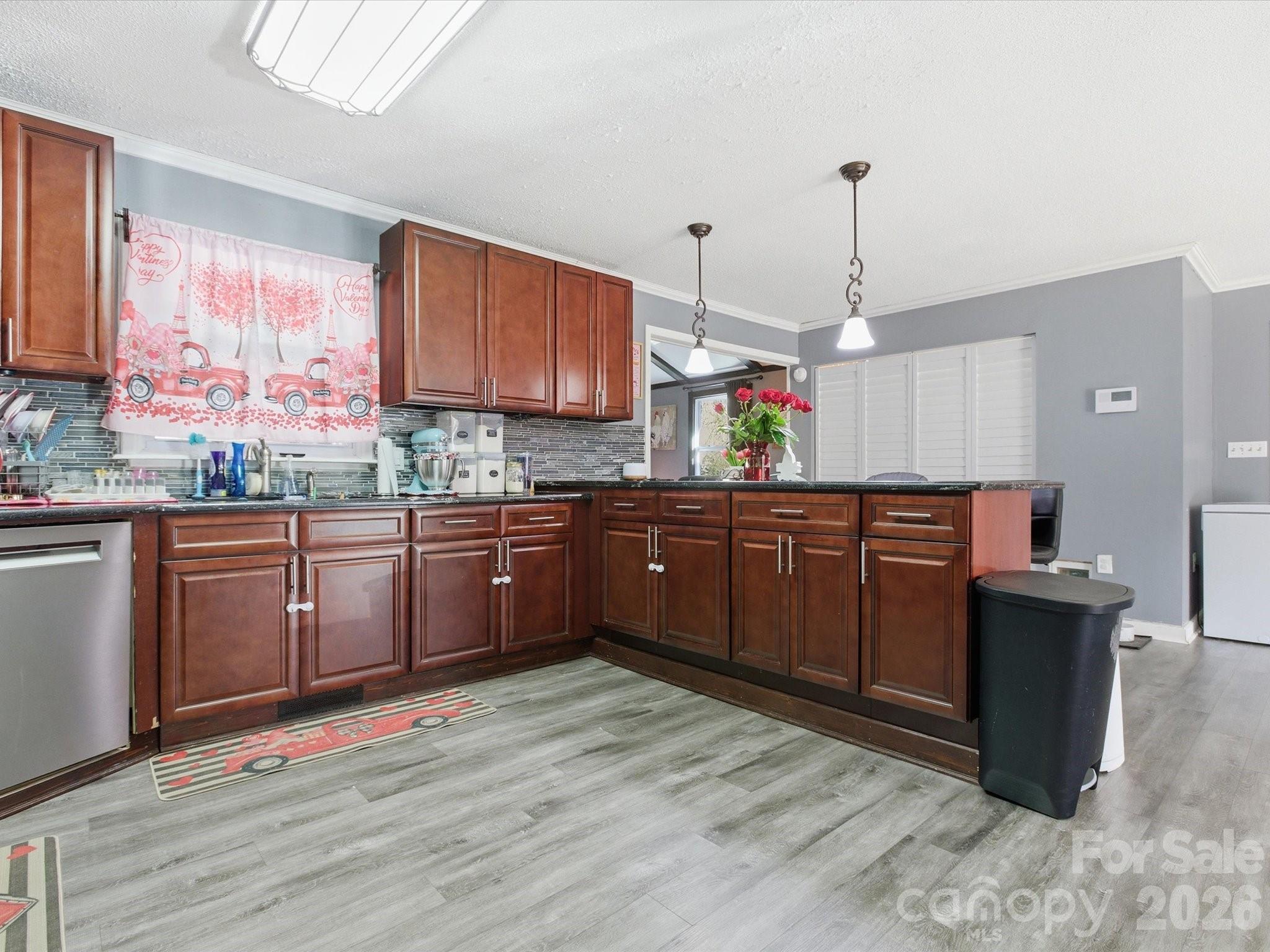 2694 Pineview Drive — Lancaster