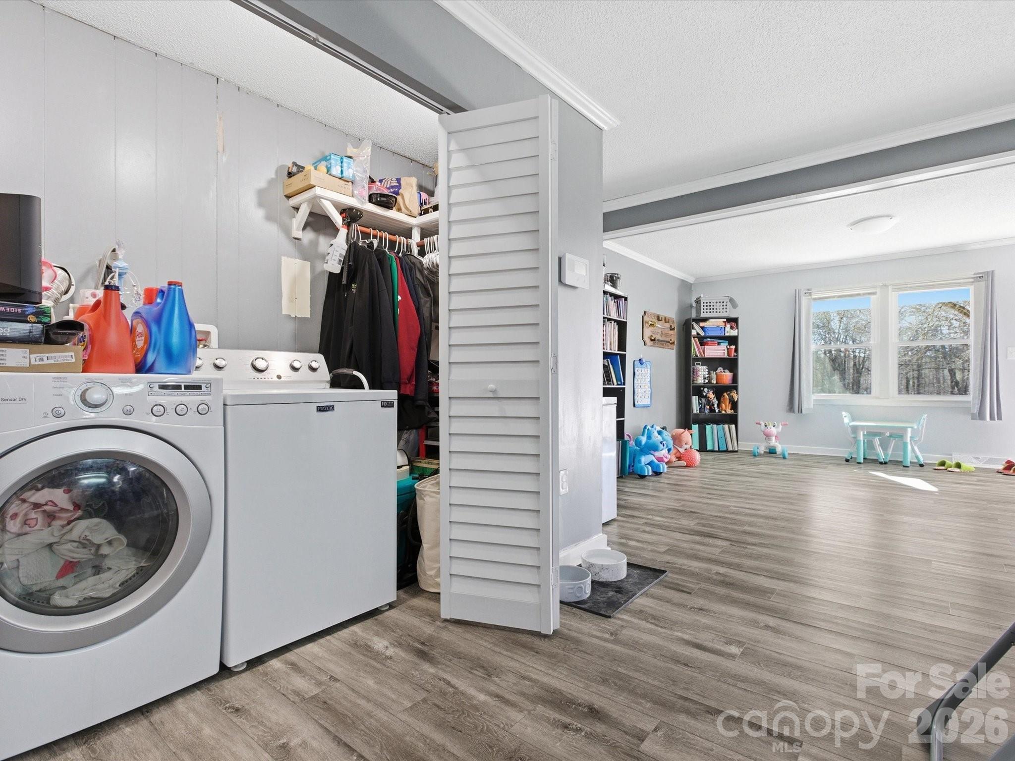 2694 Pineview Drive — Lancaster