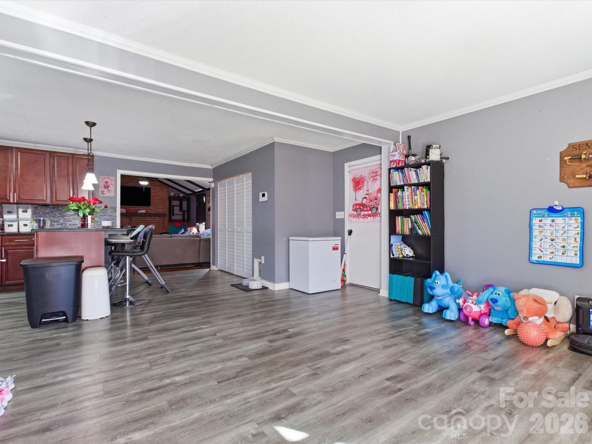 2694 Pineview Drive — Lancaster