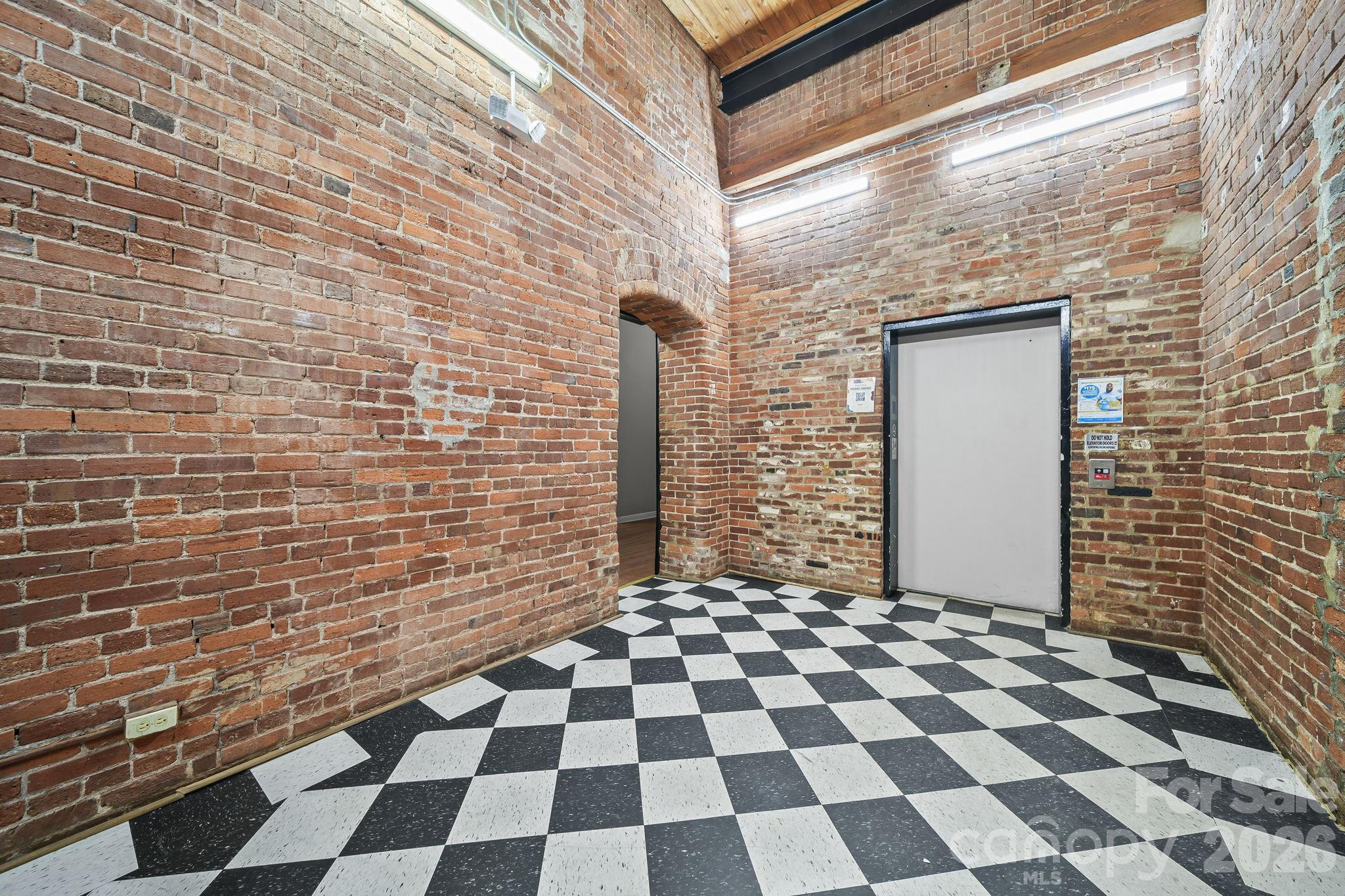 201 S Hoskins Road #129 — Charlotte