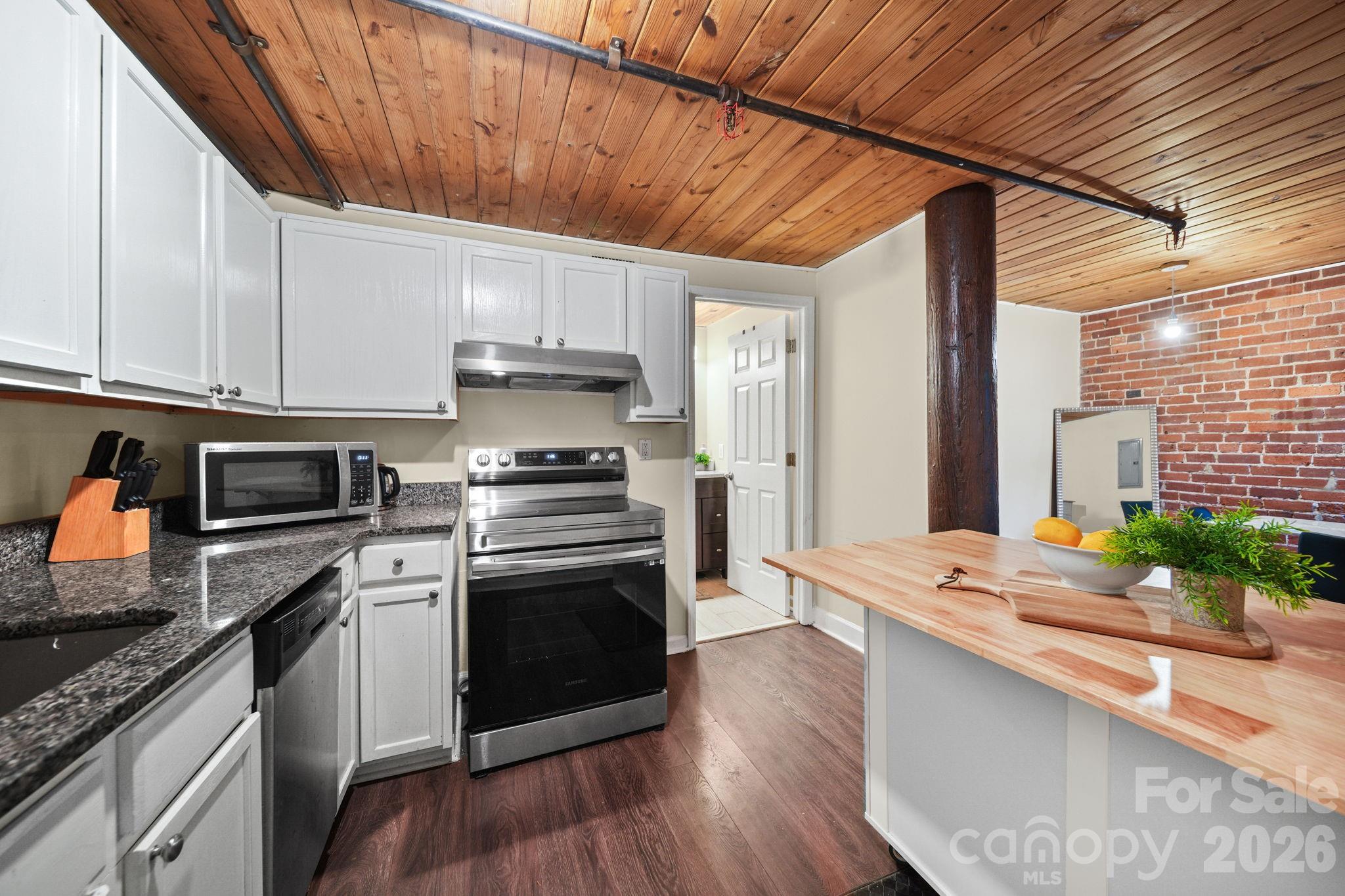 201 S Hoskins Road #129 — Charlotte