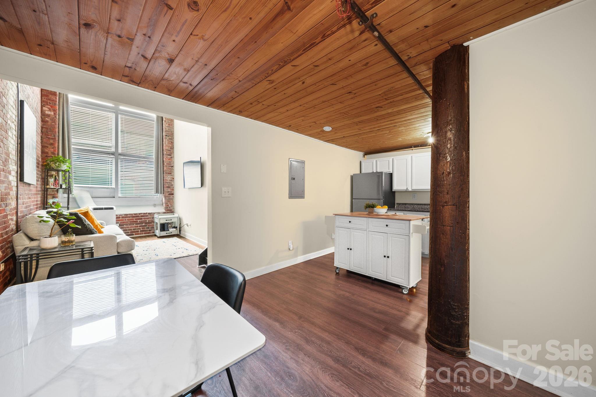 201 S Hoskins Road #129 — Charlotte