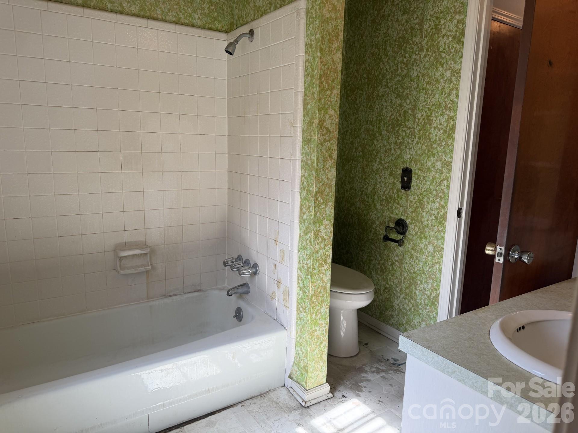 2033 Sprucewood Street — Albemarle