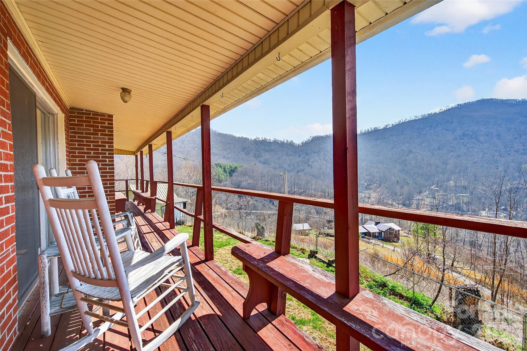 1306 Fork Mountain Road — Bakersville