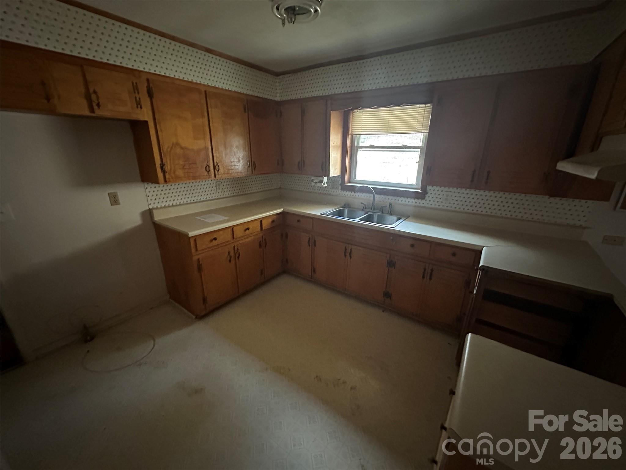 129 Ridgecrest Avenue — Marble