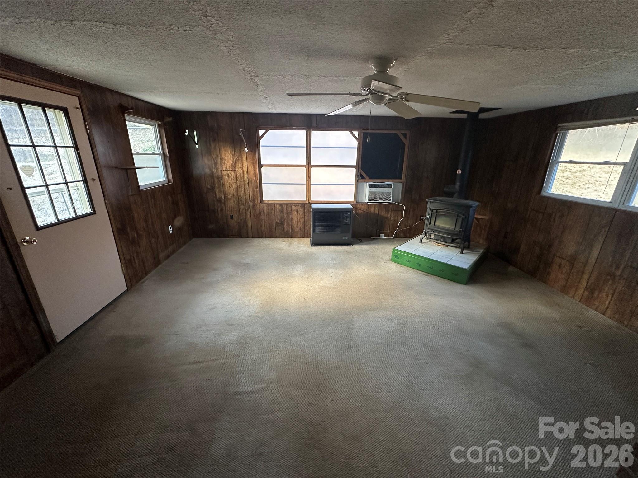 129 Ridgecrest Avenue — Marble