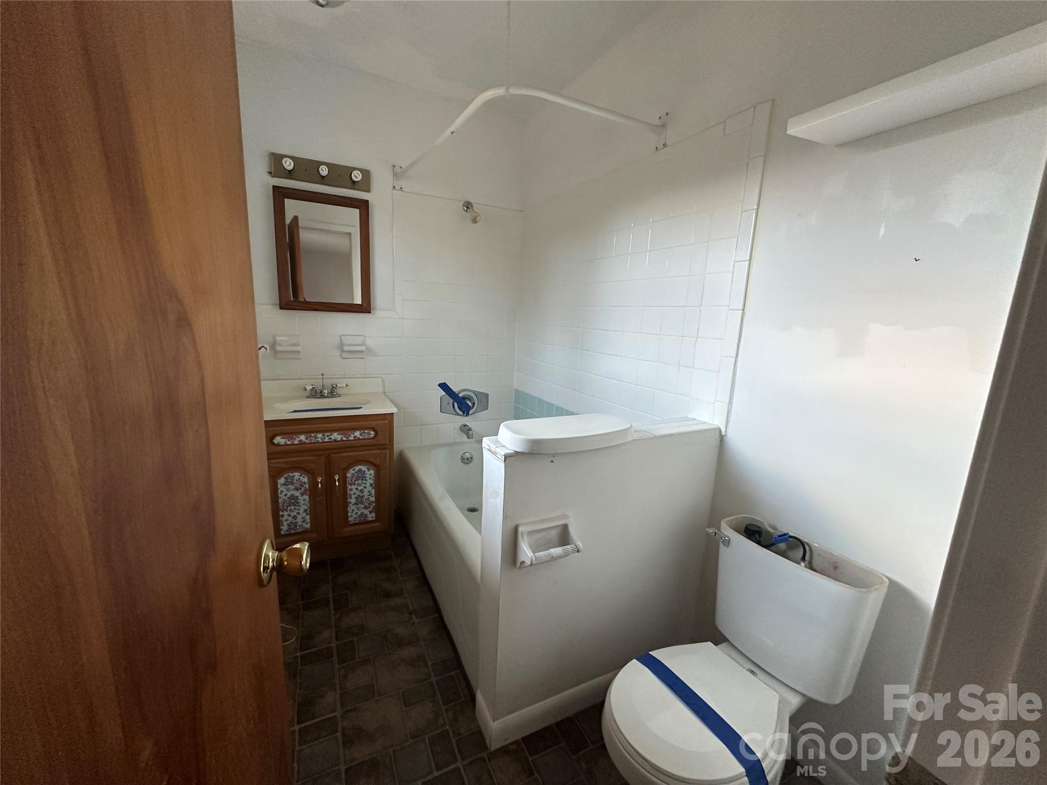 129 Ridgecrest Avenue — Marble