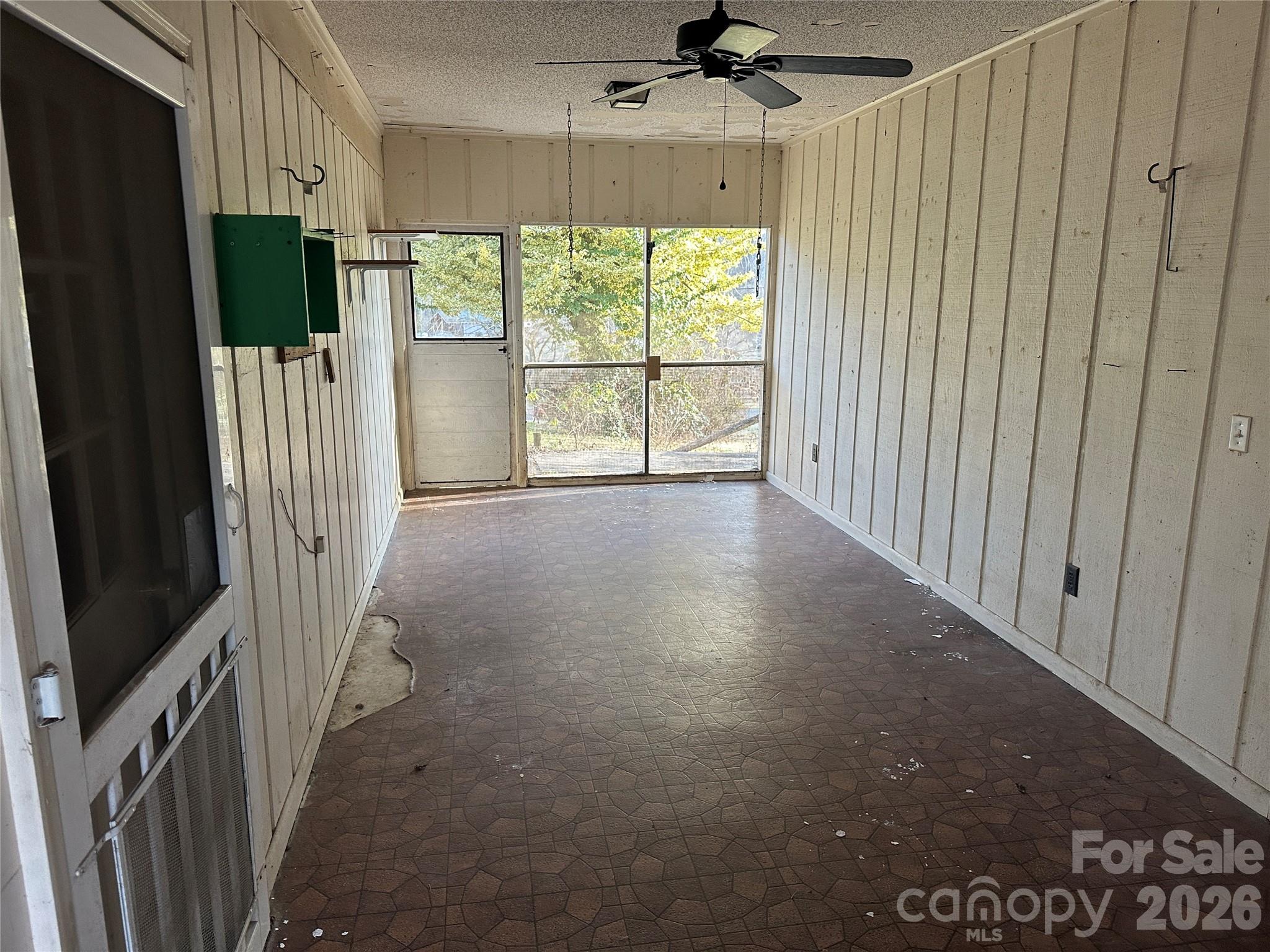 129 Ridgecrest Avenue — Marble