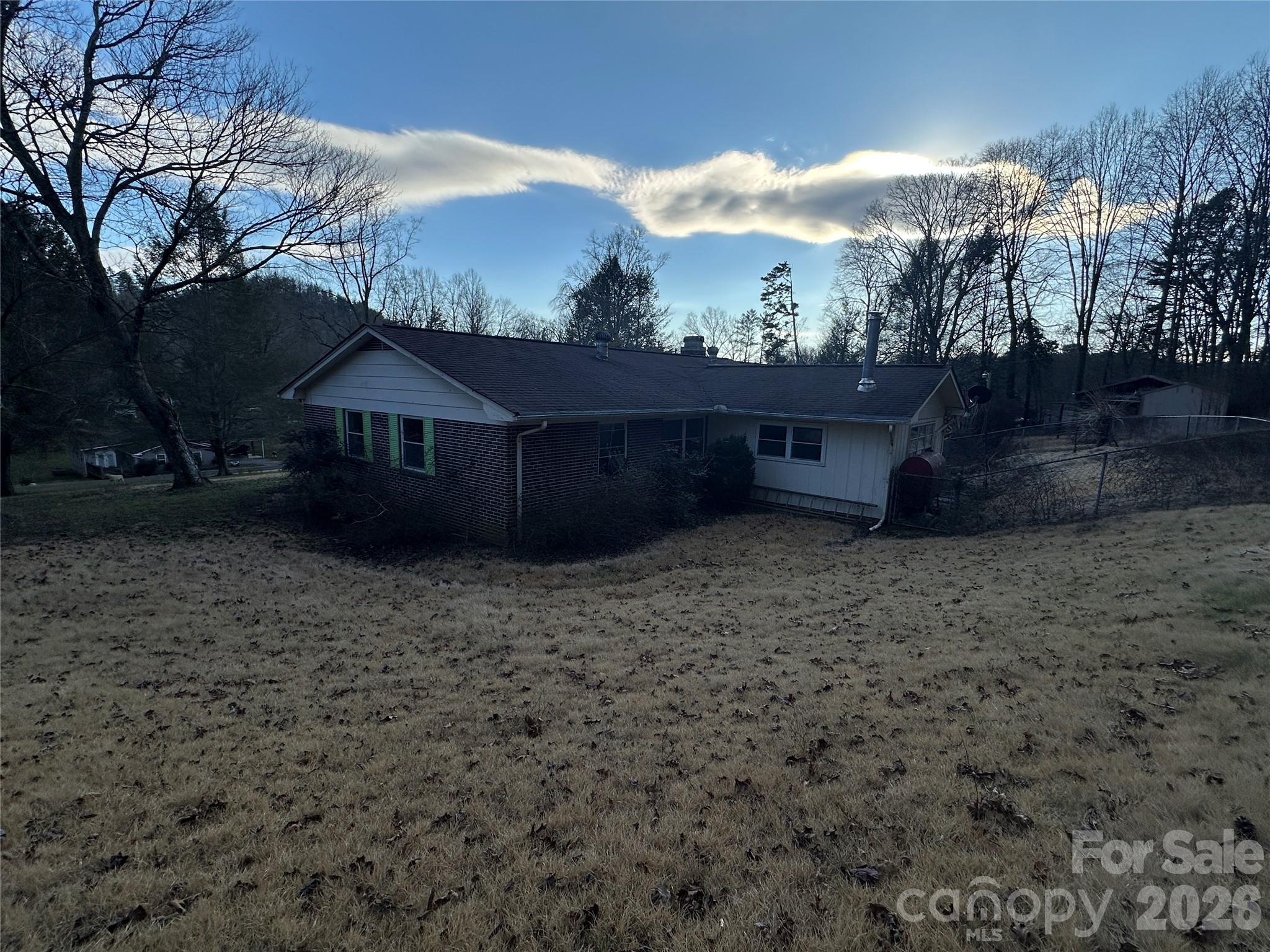 129 Ridgecrest Avenue — Marble