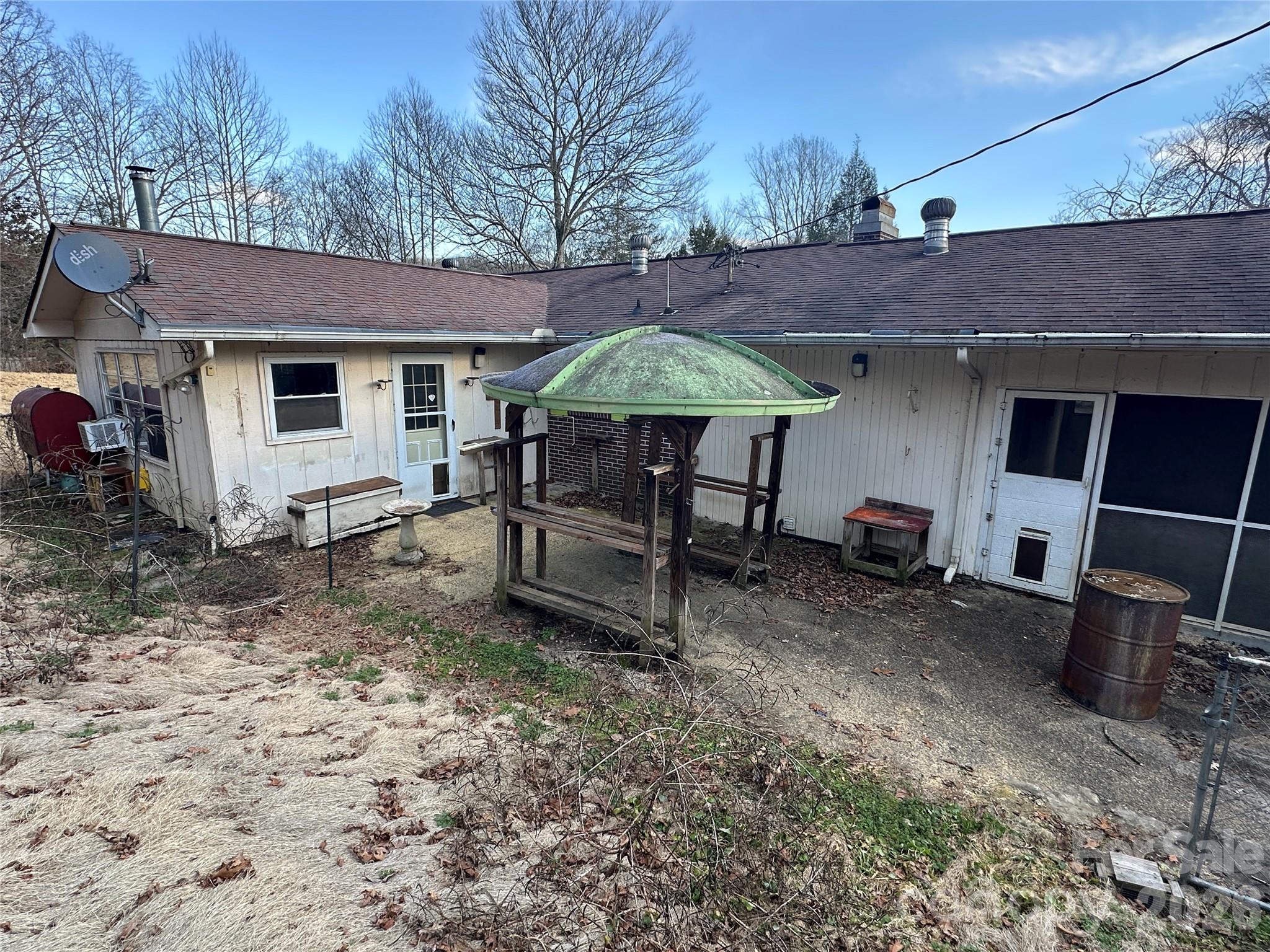 129 Ridgecrest Avenue — Marble