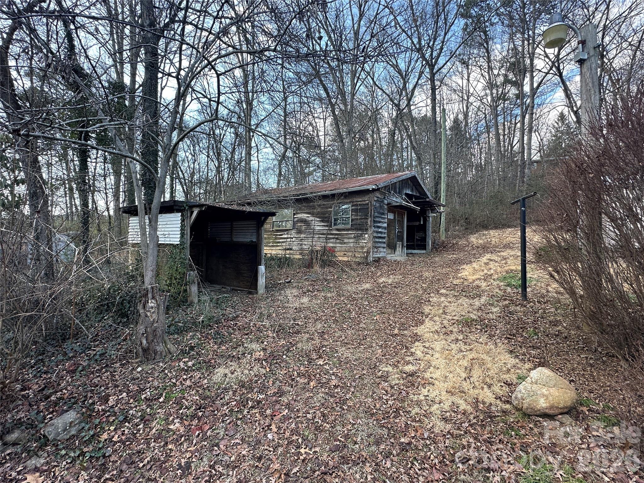 129 Ridgecrest Avenue — Marble