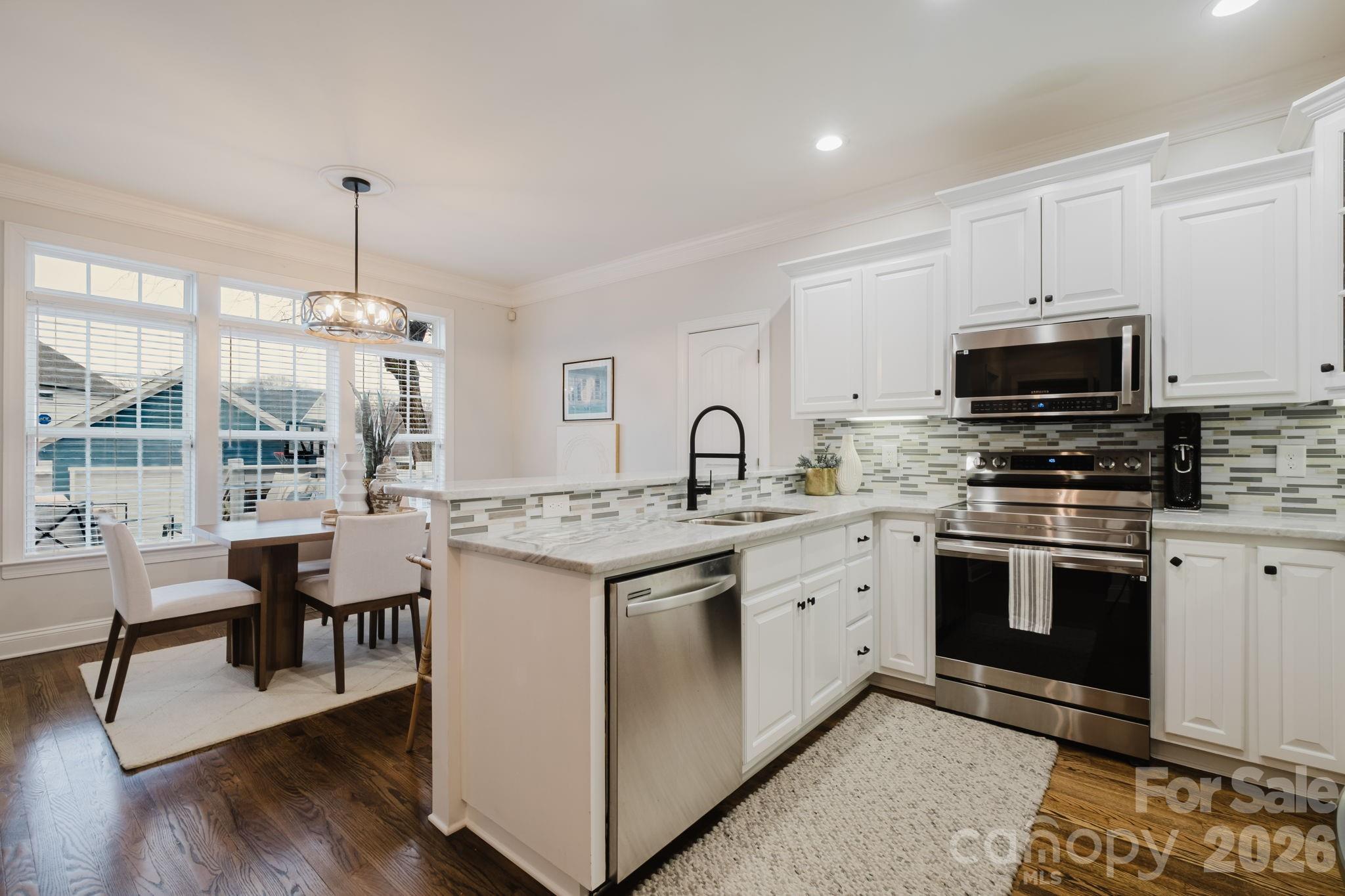 2711 Clemson Avenue — Charlotte