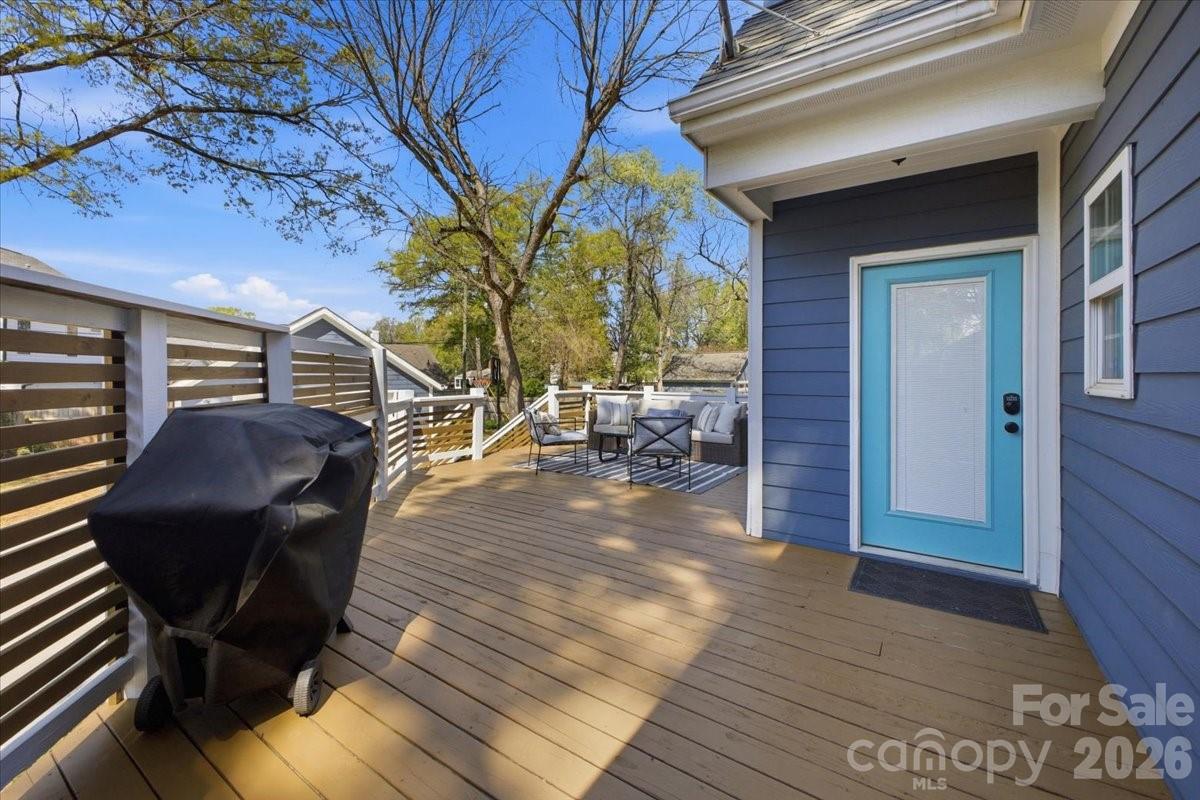 2711 Clemson Avenue — Charlotte