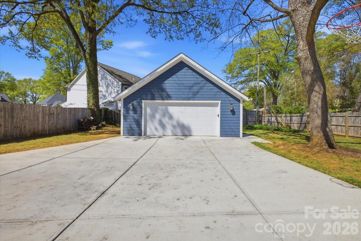 2711 Clemson Avenue — Charlotte