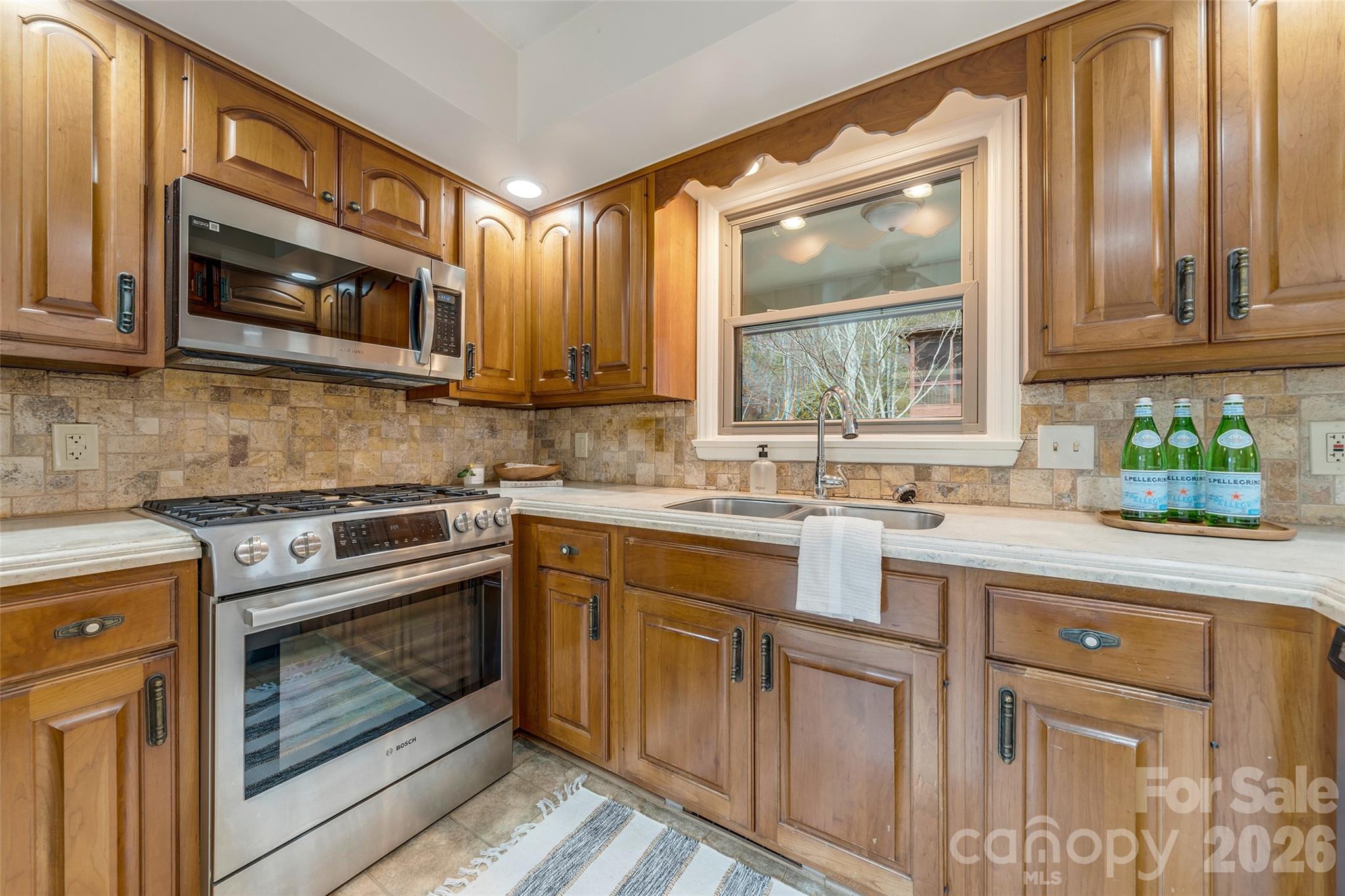63 Pinecroft Road — Asheville