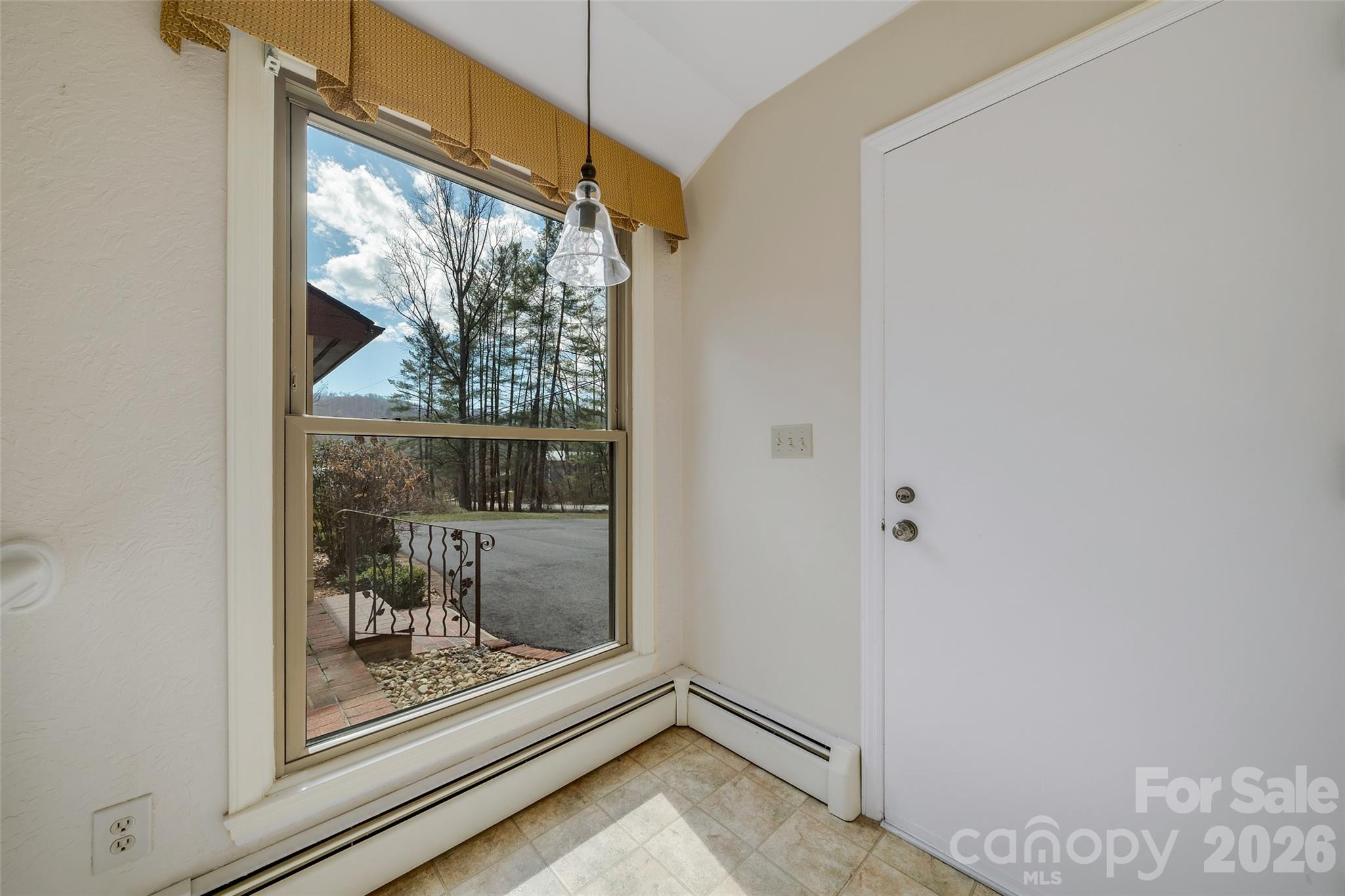 63 Pinecroft Road — Asheville