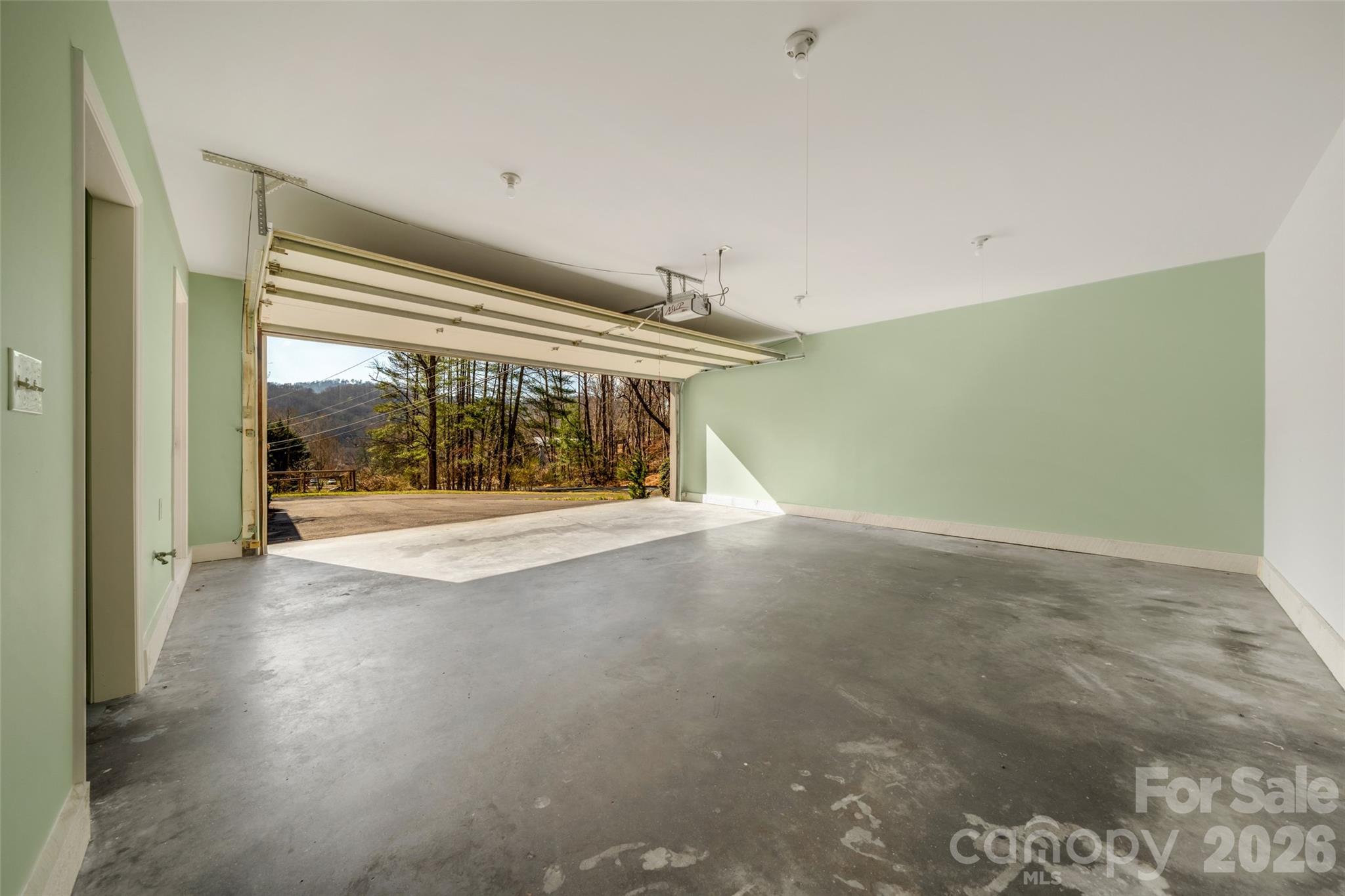 63 Pinecroft Road — Asheville