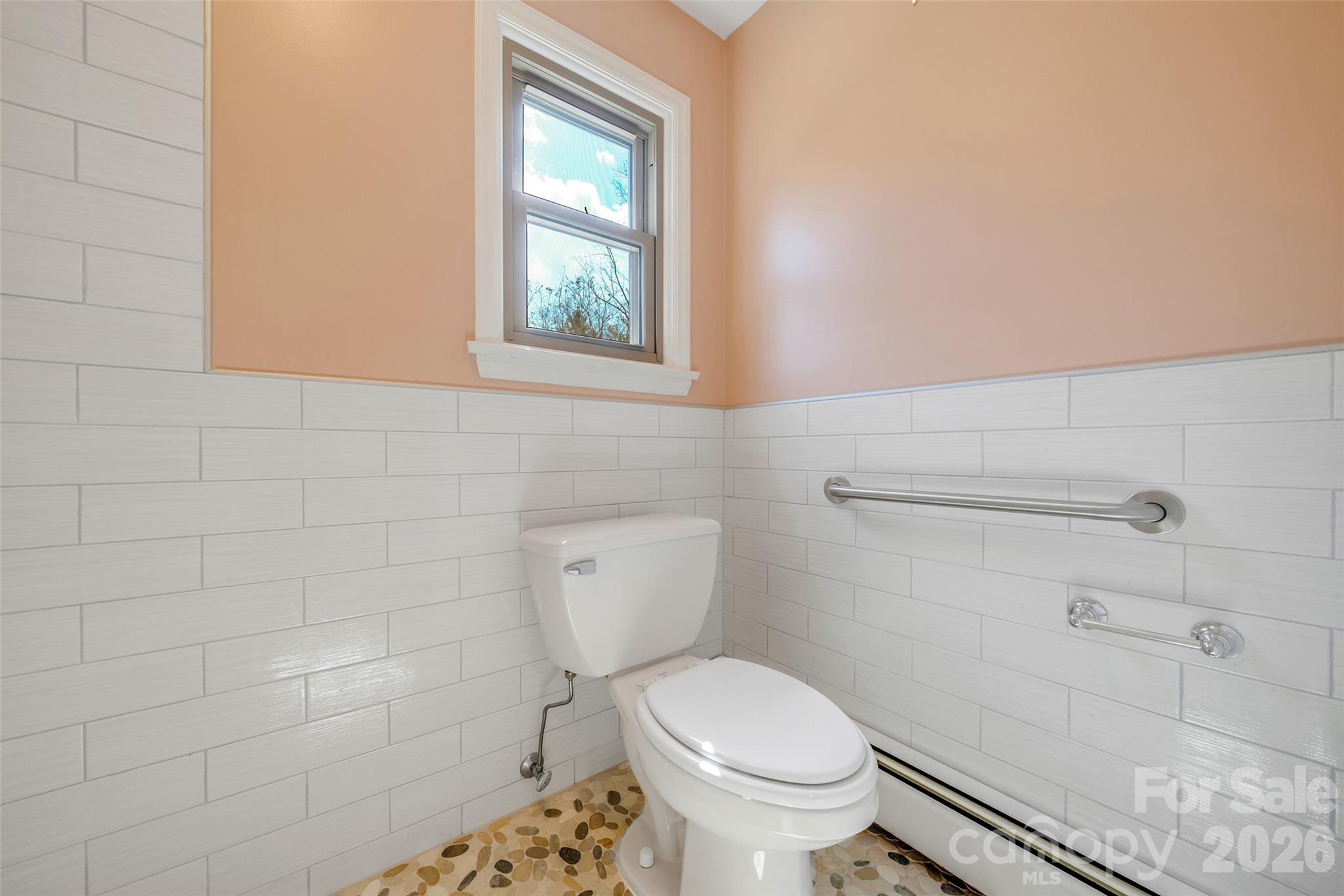 63 Pinecroft Road — Asheville