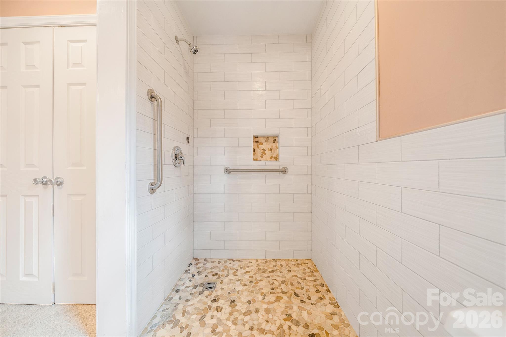 63 Pinecroft Road — Asheville