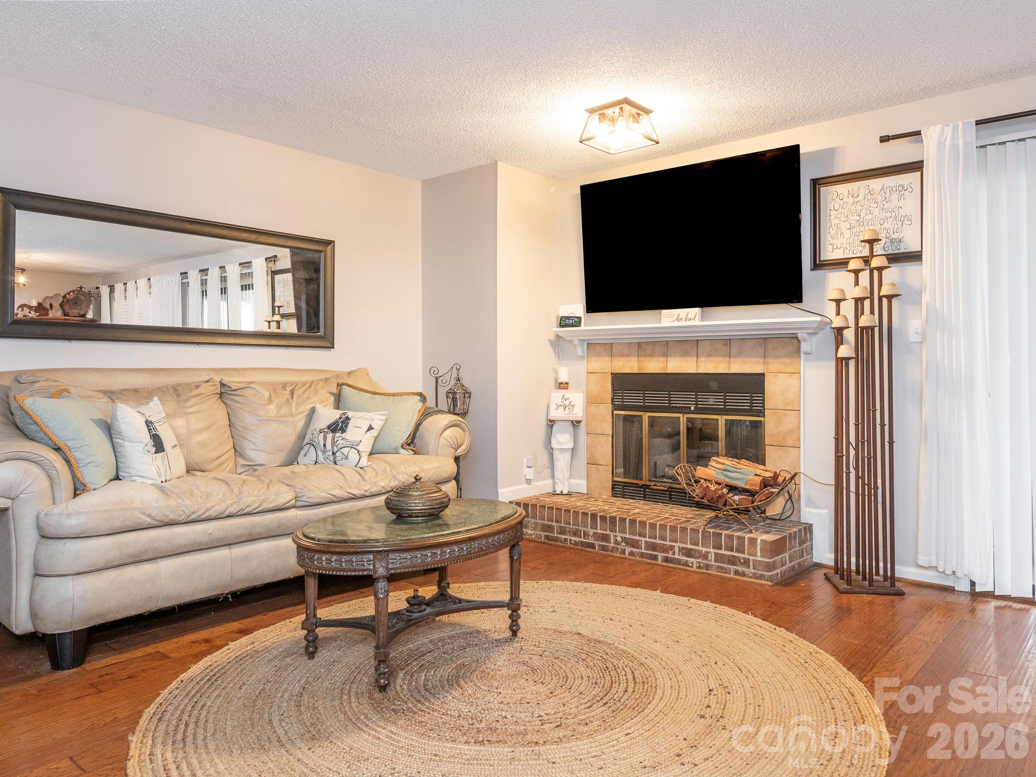 7200 Winery Lane — Charlotte