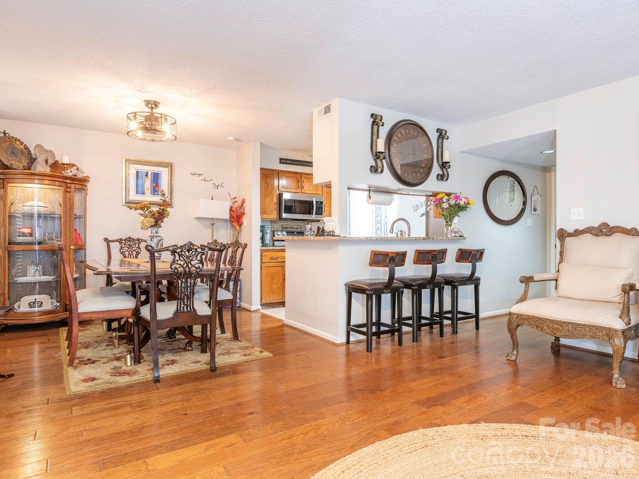 7200 Winery Lane — Charlotte