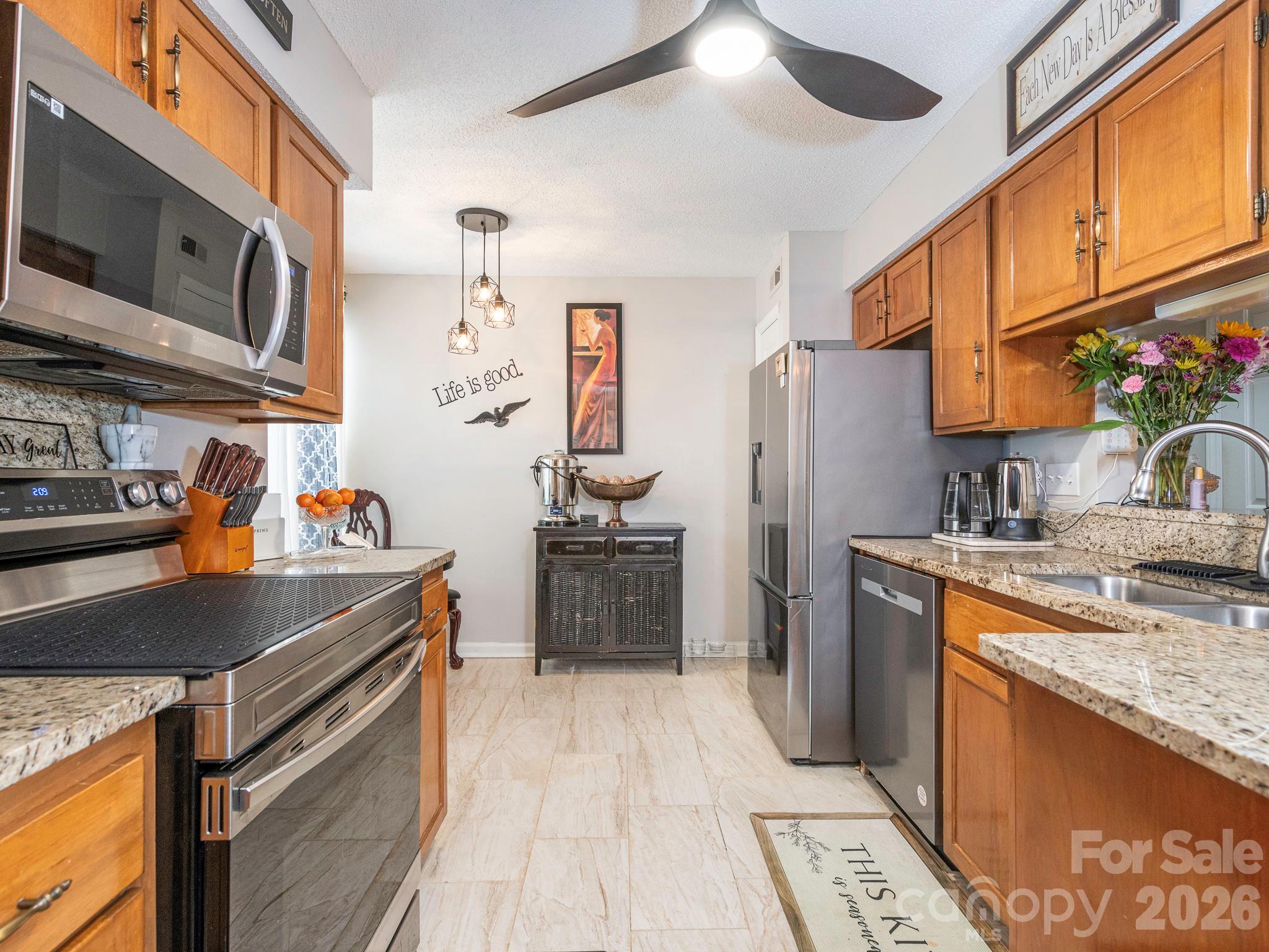 7200 Winery Lane — Charlotte