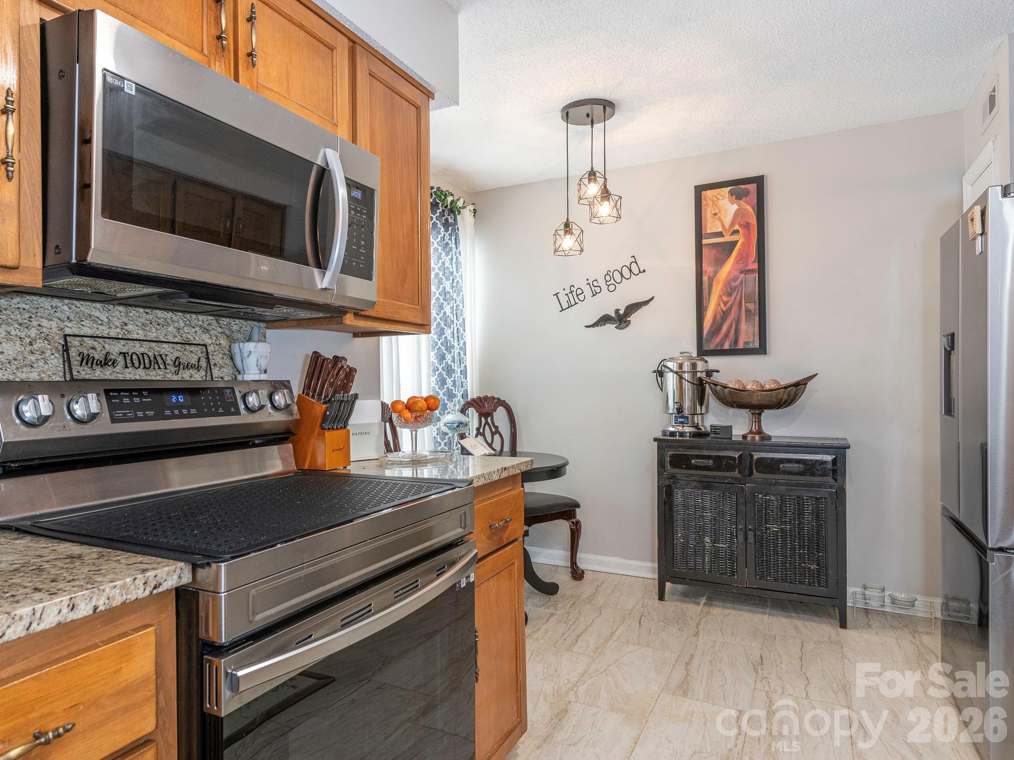 7200 Winery Lane — Charlotte