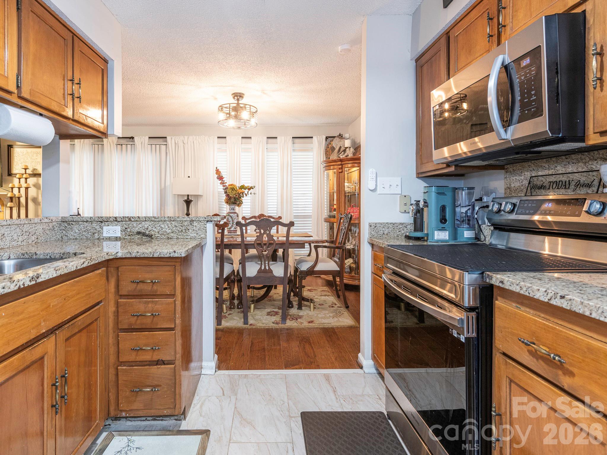 7200 Winery Lane — Charlotte