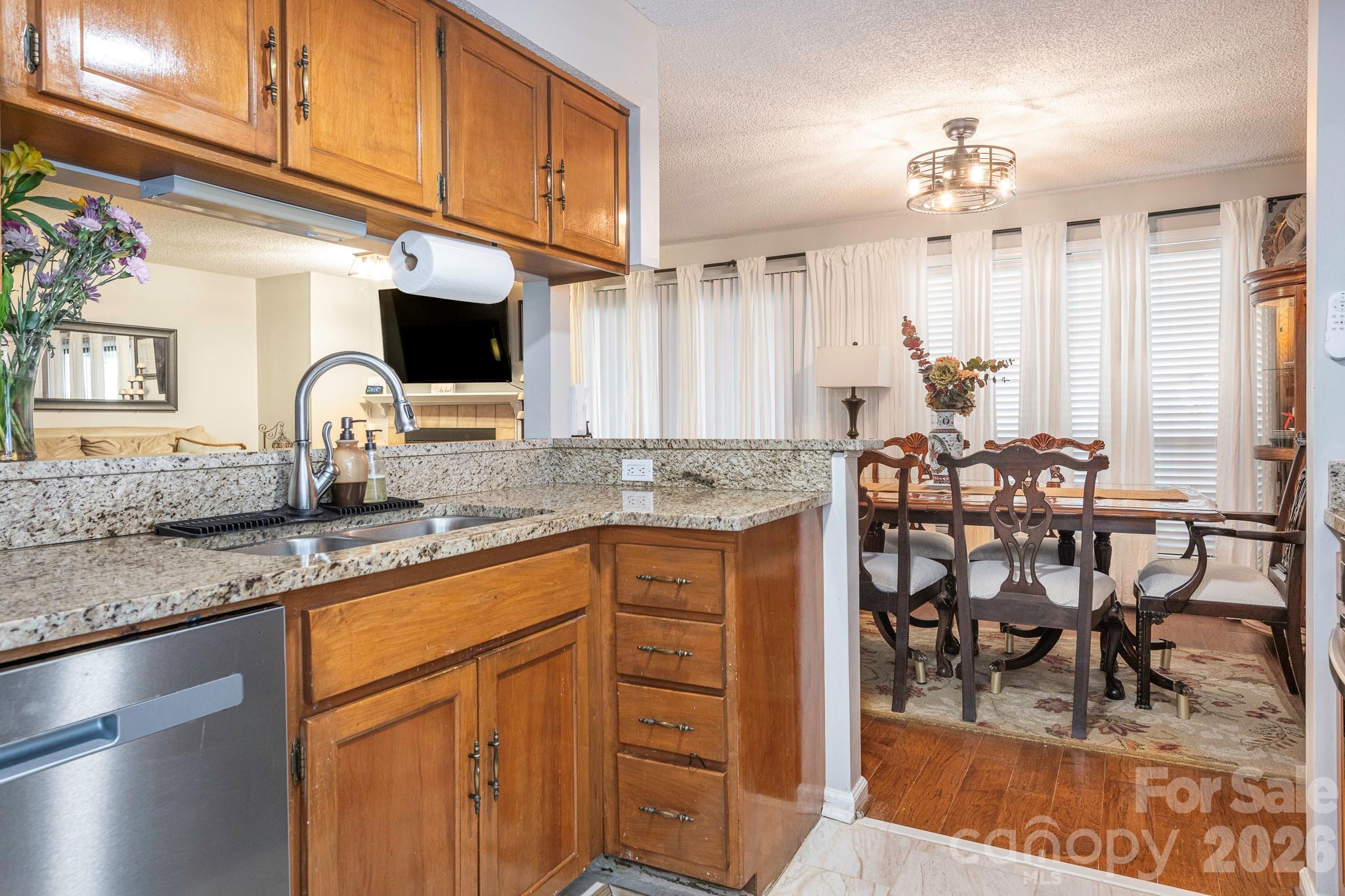 7200 Winery Lane — Charlotte
