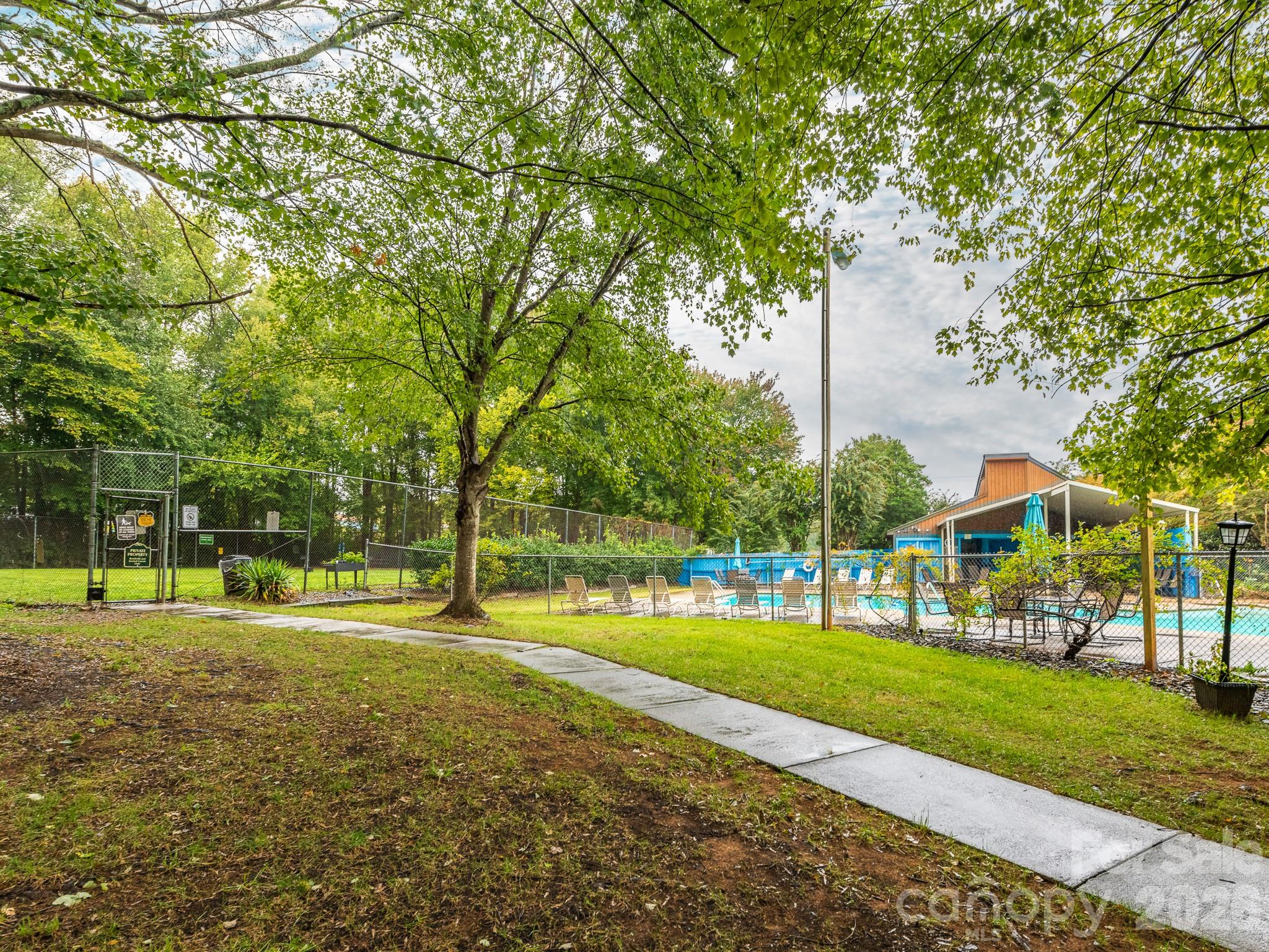 7200 Winery Lane — Charlotte