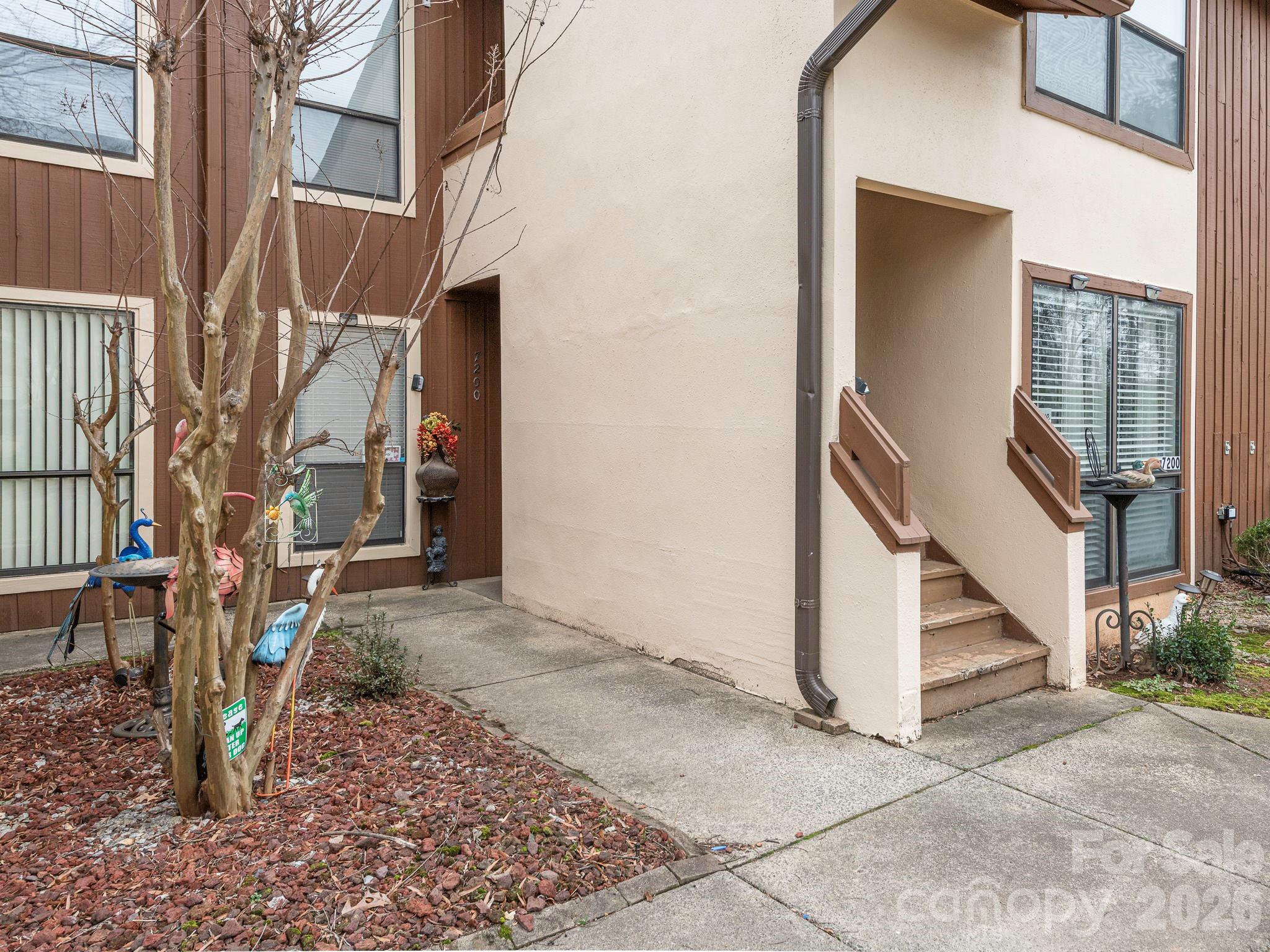 7200 Winery Lane — Charlotte