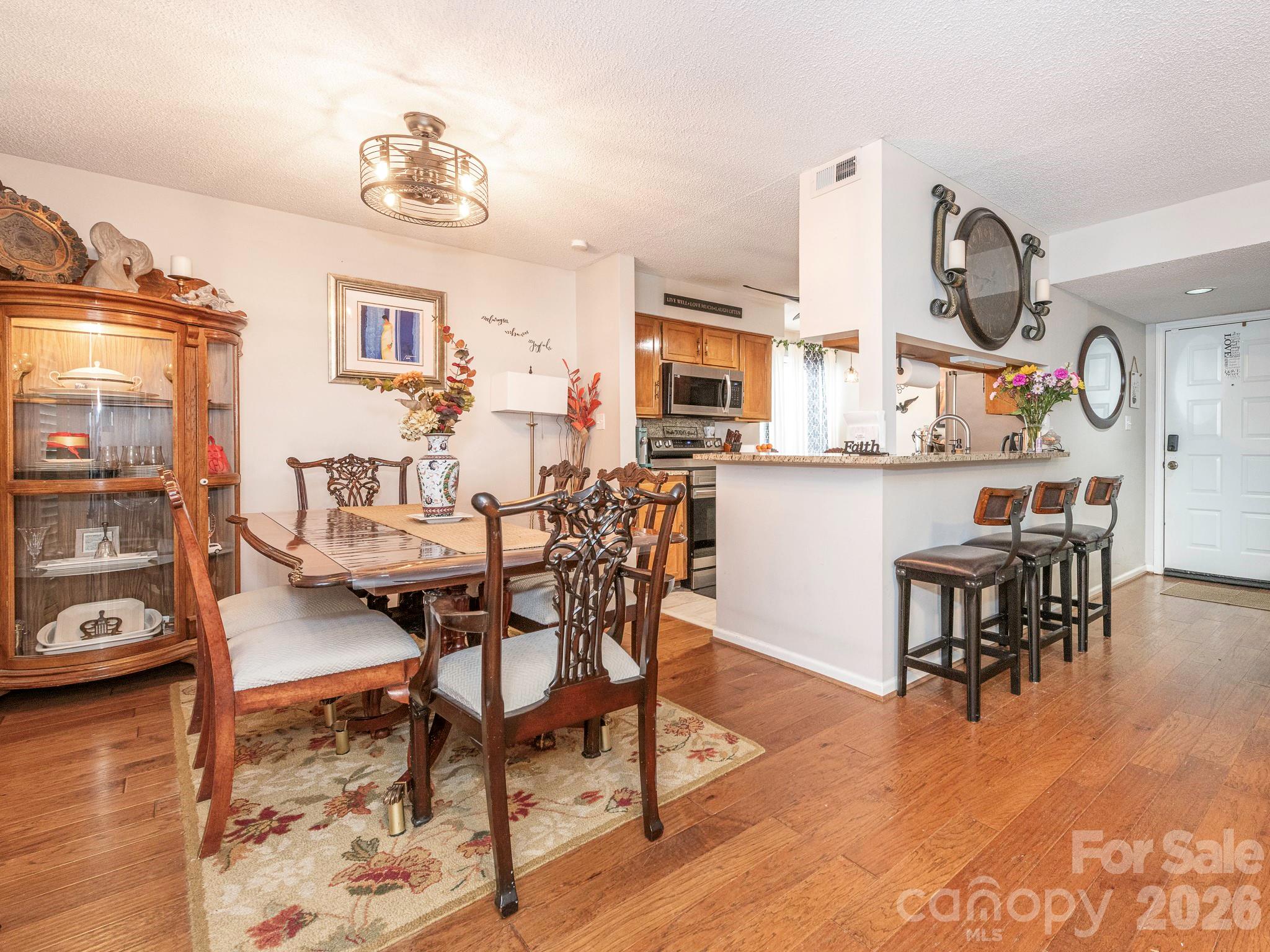 7200 Winery Lane — Charlotte