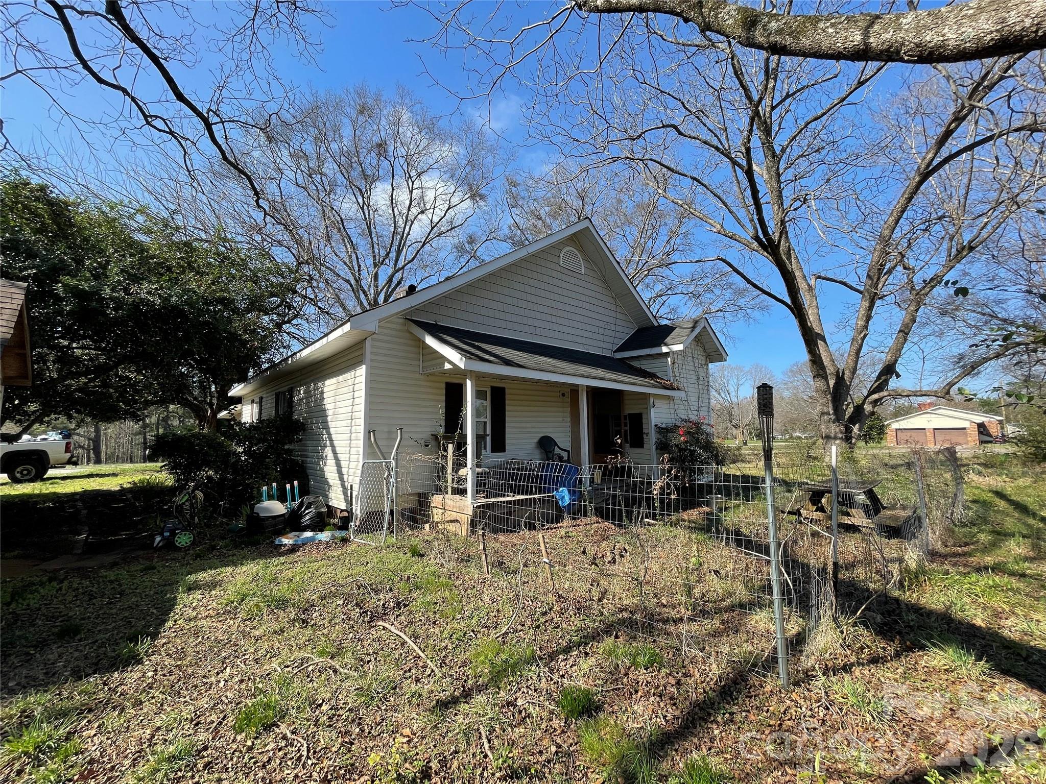 2831 Bettis Road — Grover