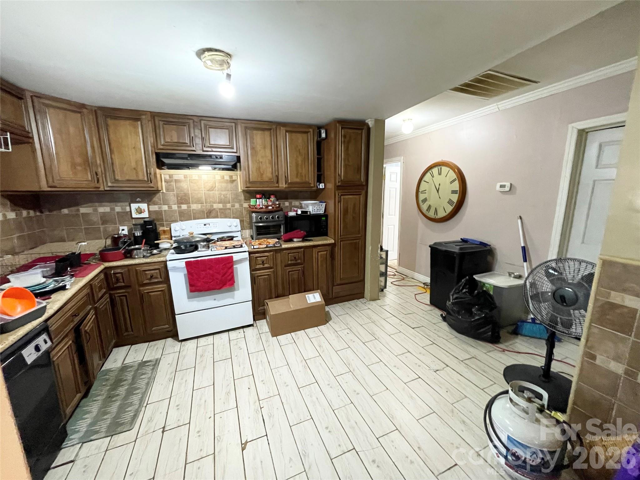 2831 Bettis Road — Grover