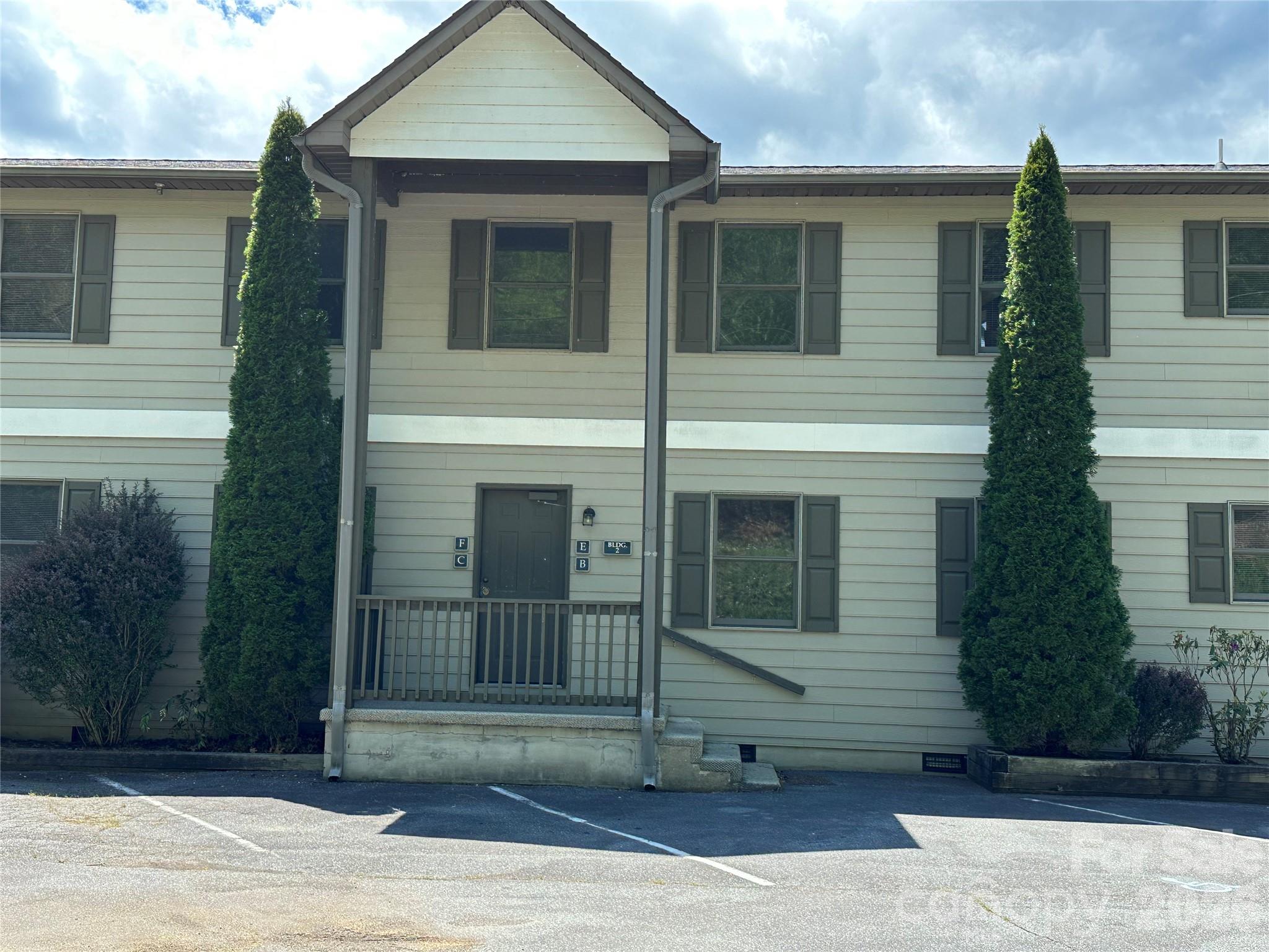 11014 NC 80 Highway S #2B — Burnsville
