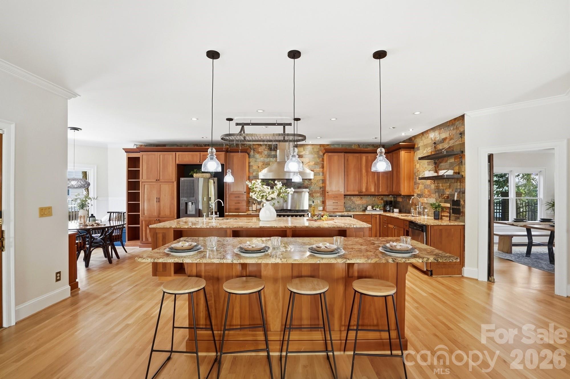 416 E Park Avenue — Charlotte