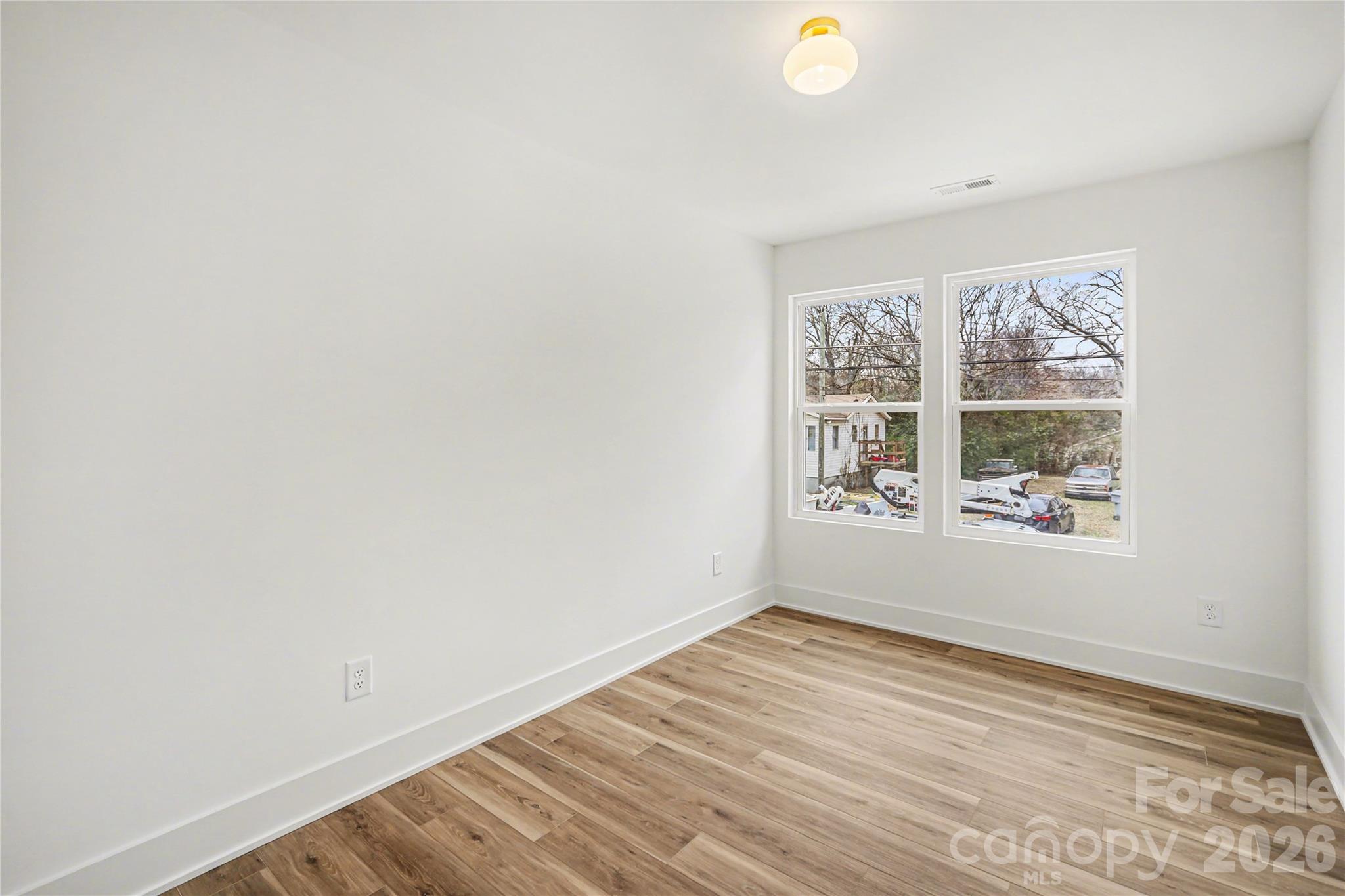 3209 Ross Avenue — Charlotte