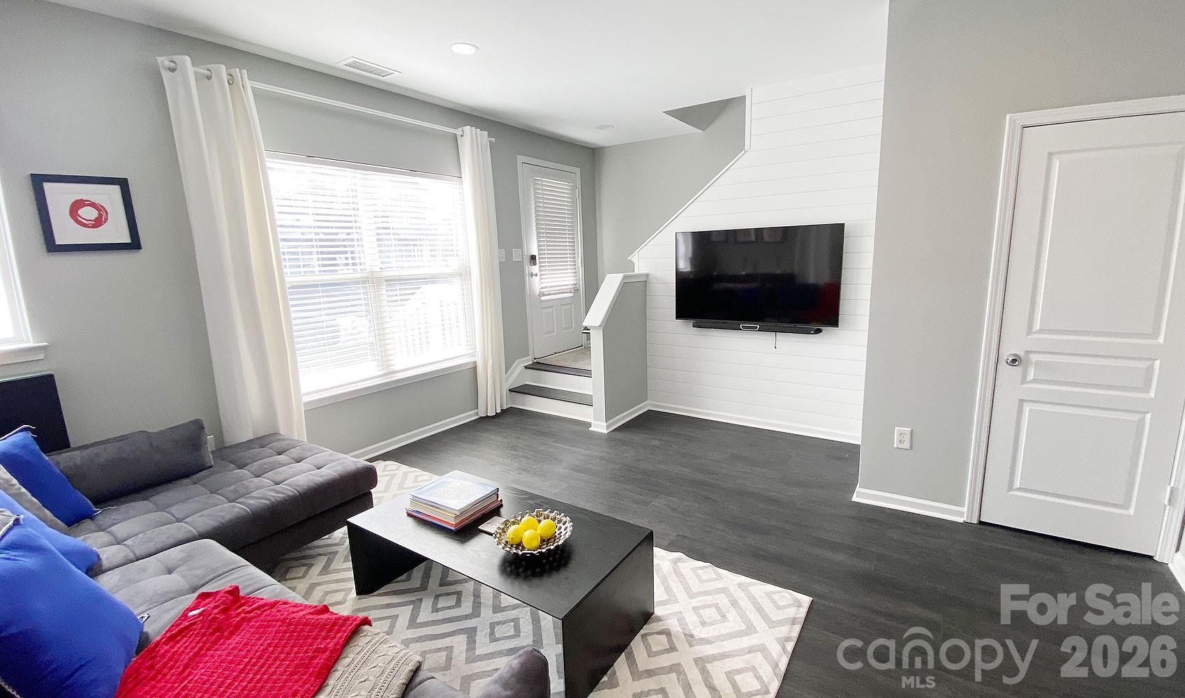 446 W Worthington Avenue — Charlotte