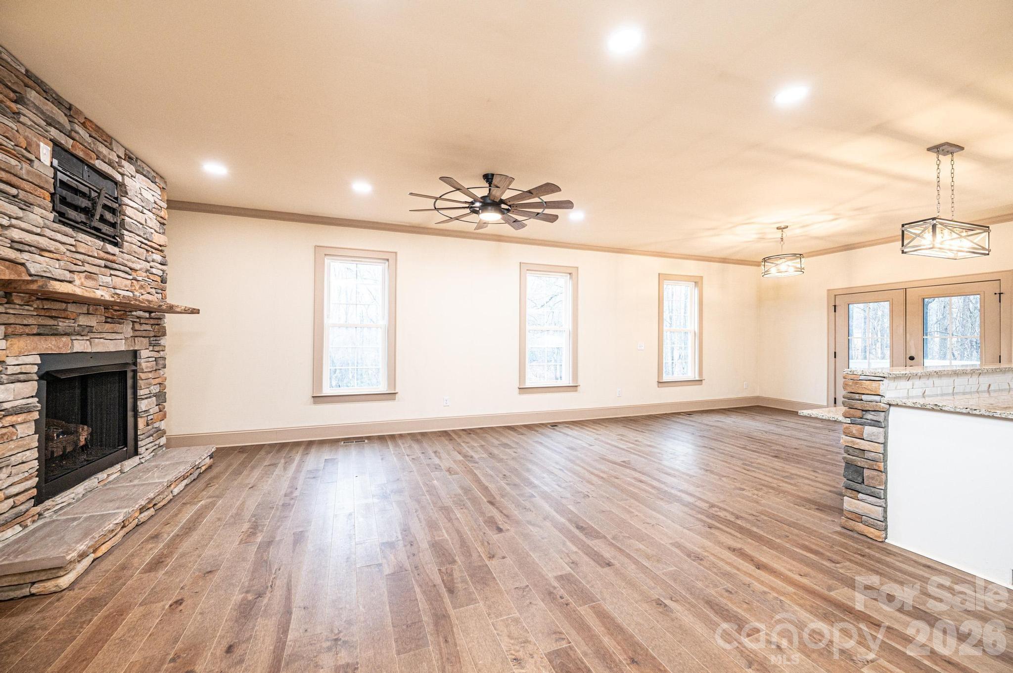 1610 Summerlin Place — Newton