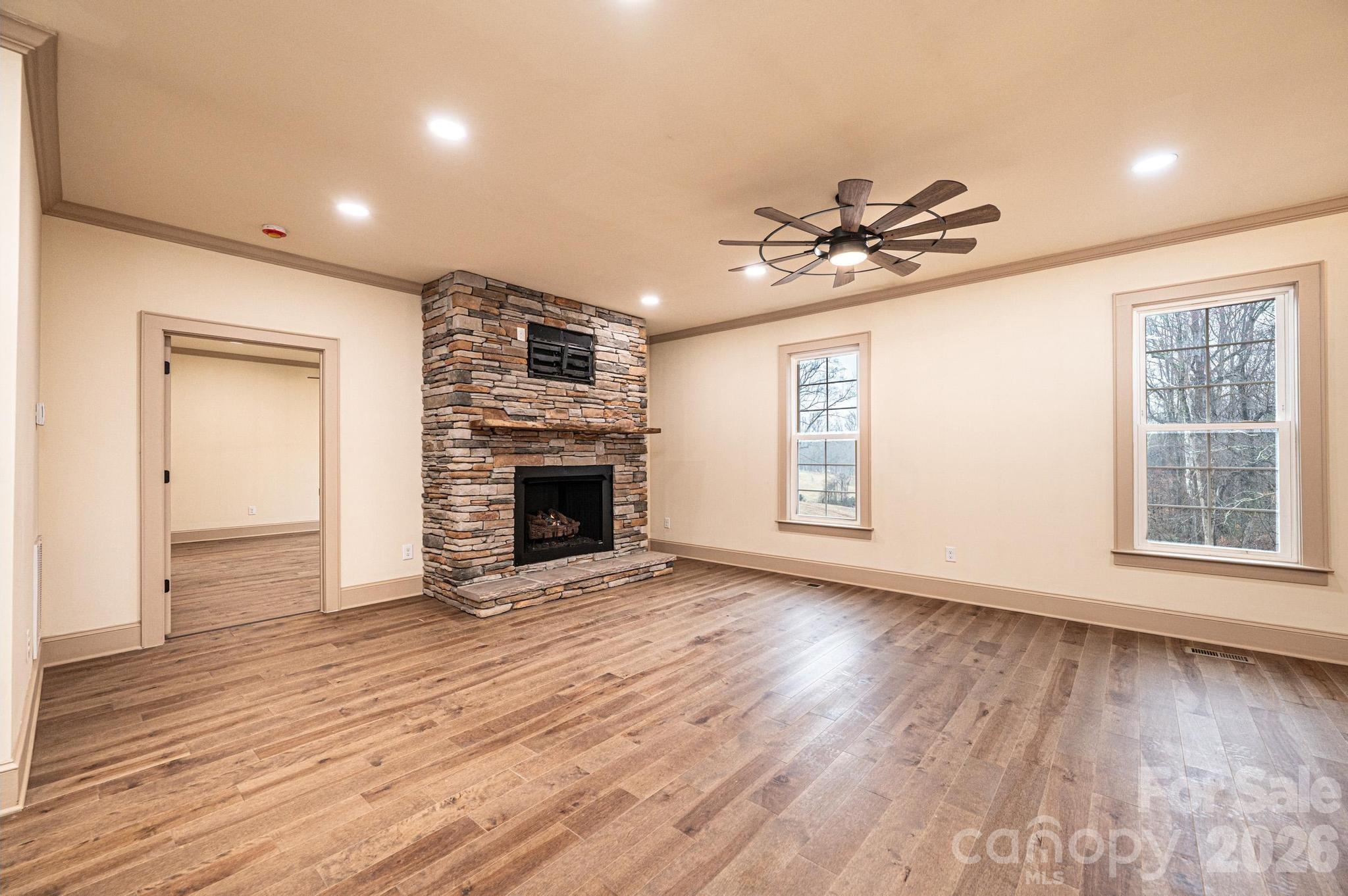 1610 Summerlin Place — Newton