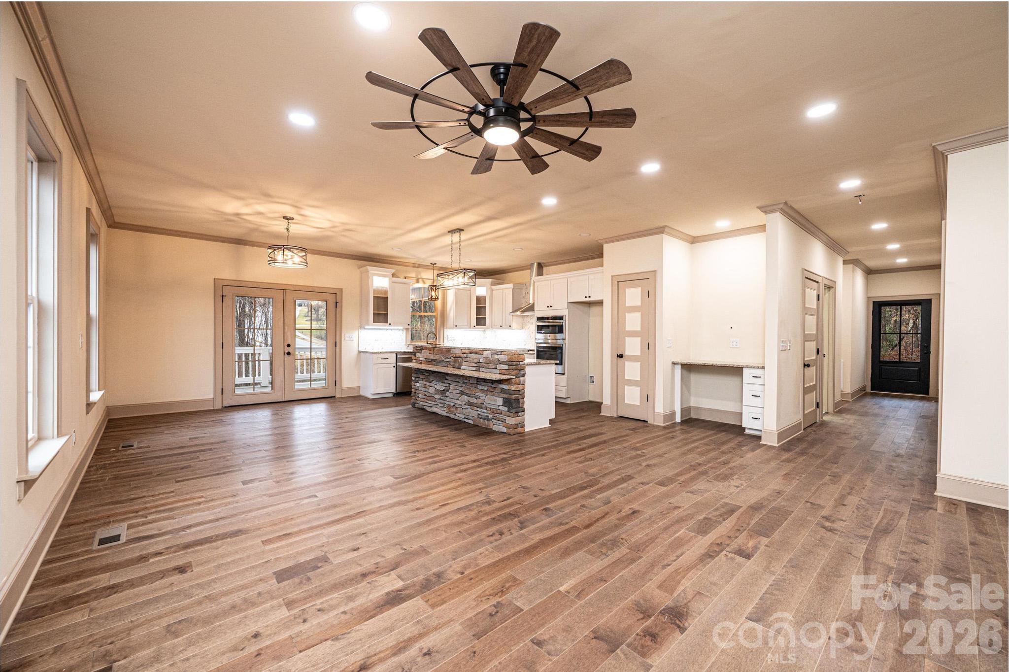 1610 Summerlin Place — Newton