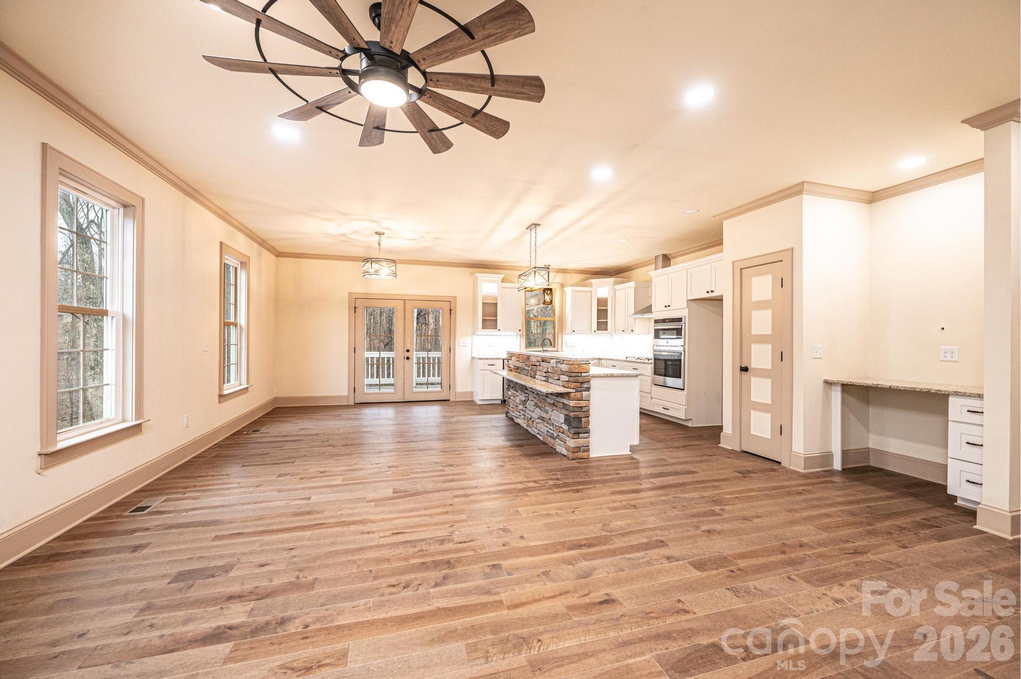 1610 Summerlin Place — Newton